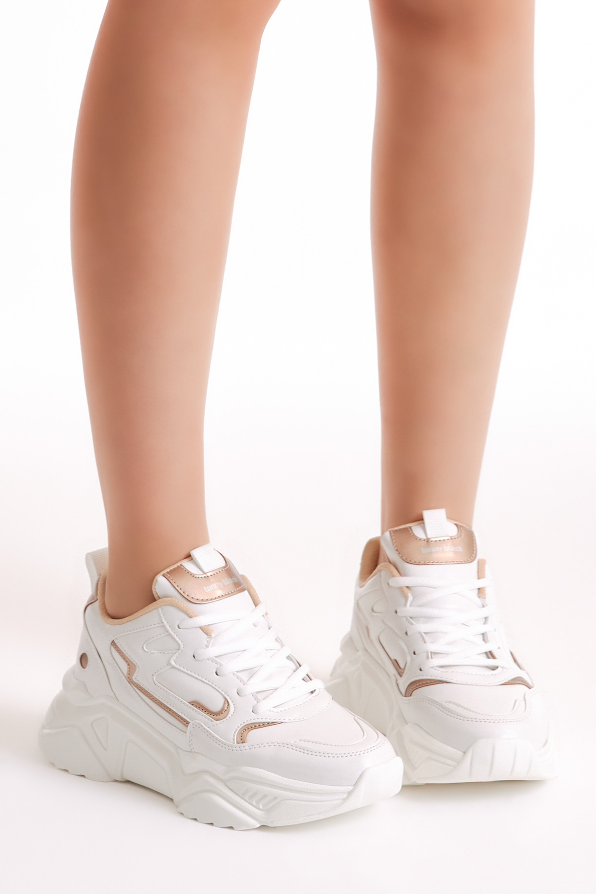 Kadın Beyaz Bakır Rahat Kalıp Yüksek Poli Taban Bağcıklı Spor Ayakkabı - Görsel 3