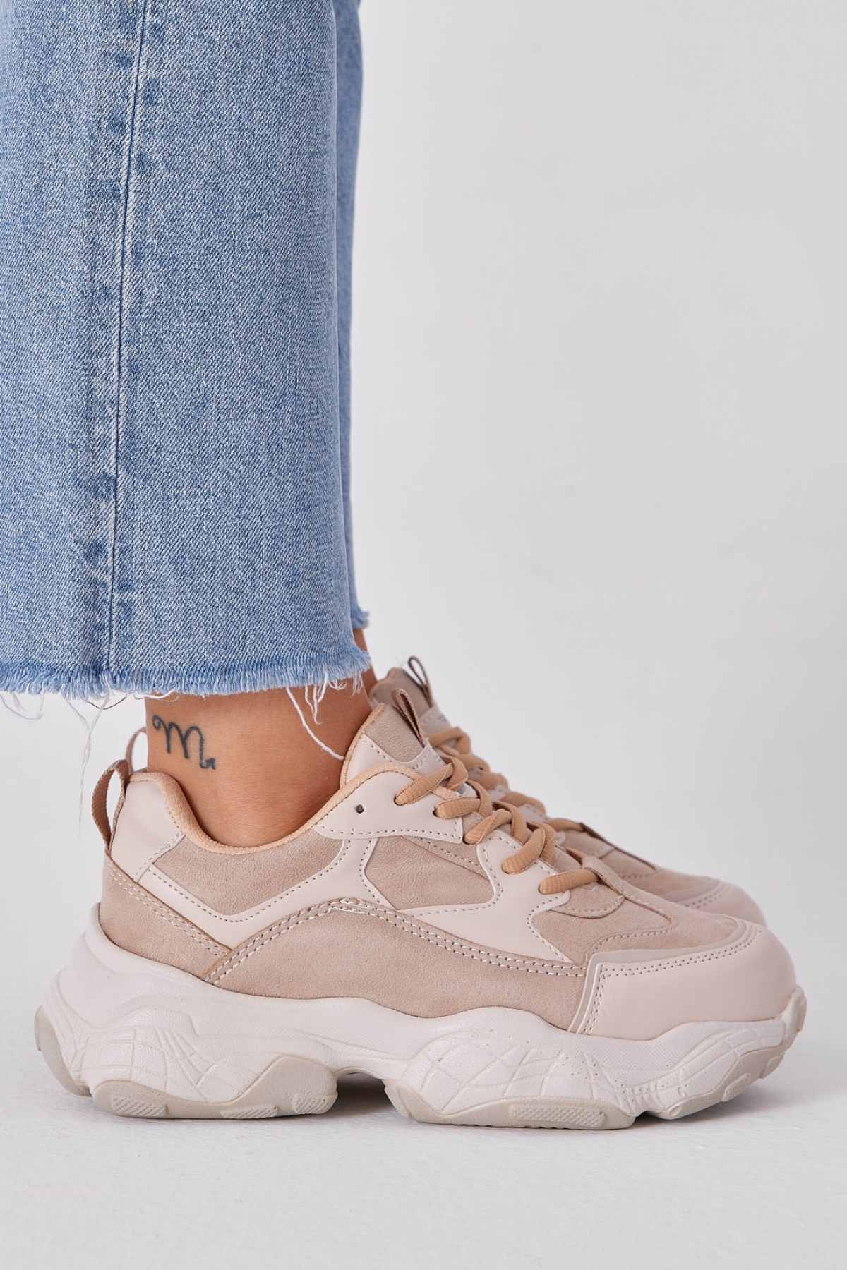Kadın Bej Rahat Kalıp Yüksek Poli Taban Bağcıklı Spor Ayakkabı - Görsel 2