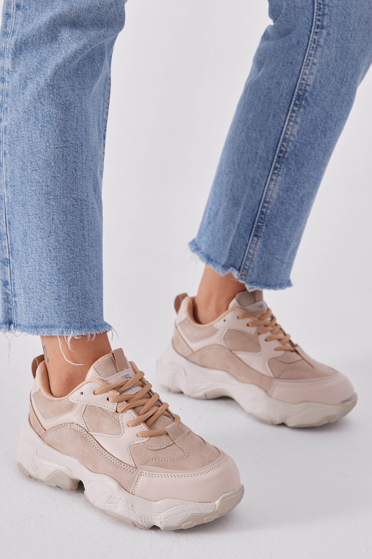Kadın Bej Rahat Kalıp Yüksek Poli Taban Bağcıklı Spor Ayakkabı - Görsel 3