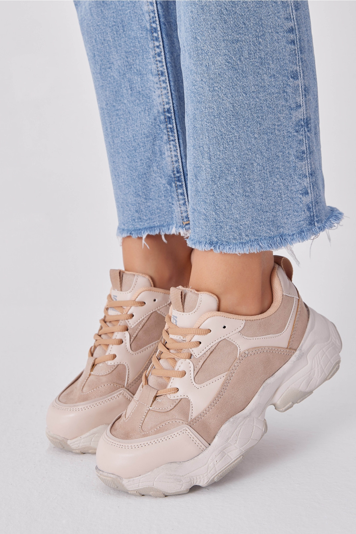 Kadın Bej Rahat Kalıp Yüksek Poli Taban Bağcıklı Spor Ayakkabı - Görsel 4