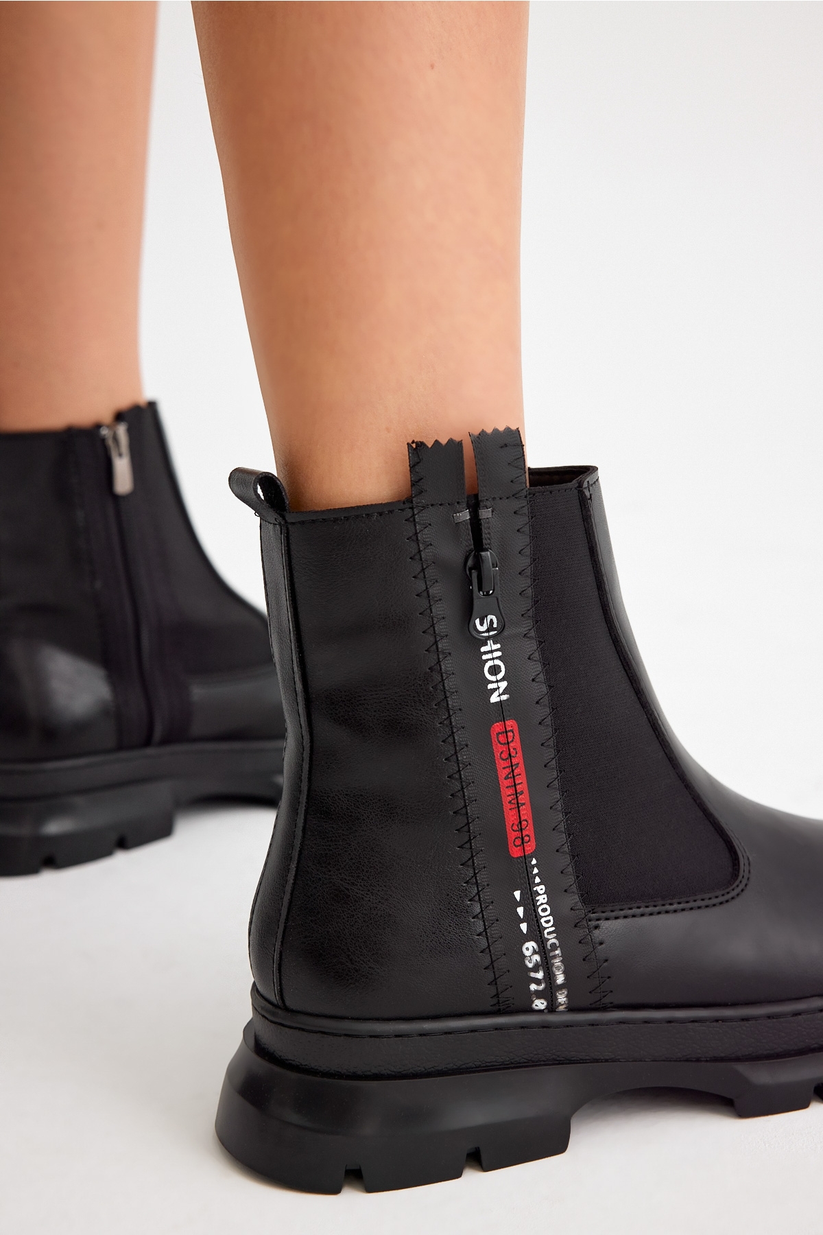 Kadın Siyah Cilt Kalın Termo Taban Çift Fermuarlı Lastikli Bot - Görsel 4