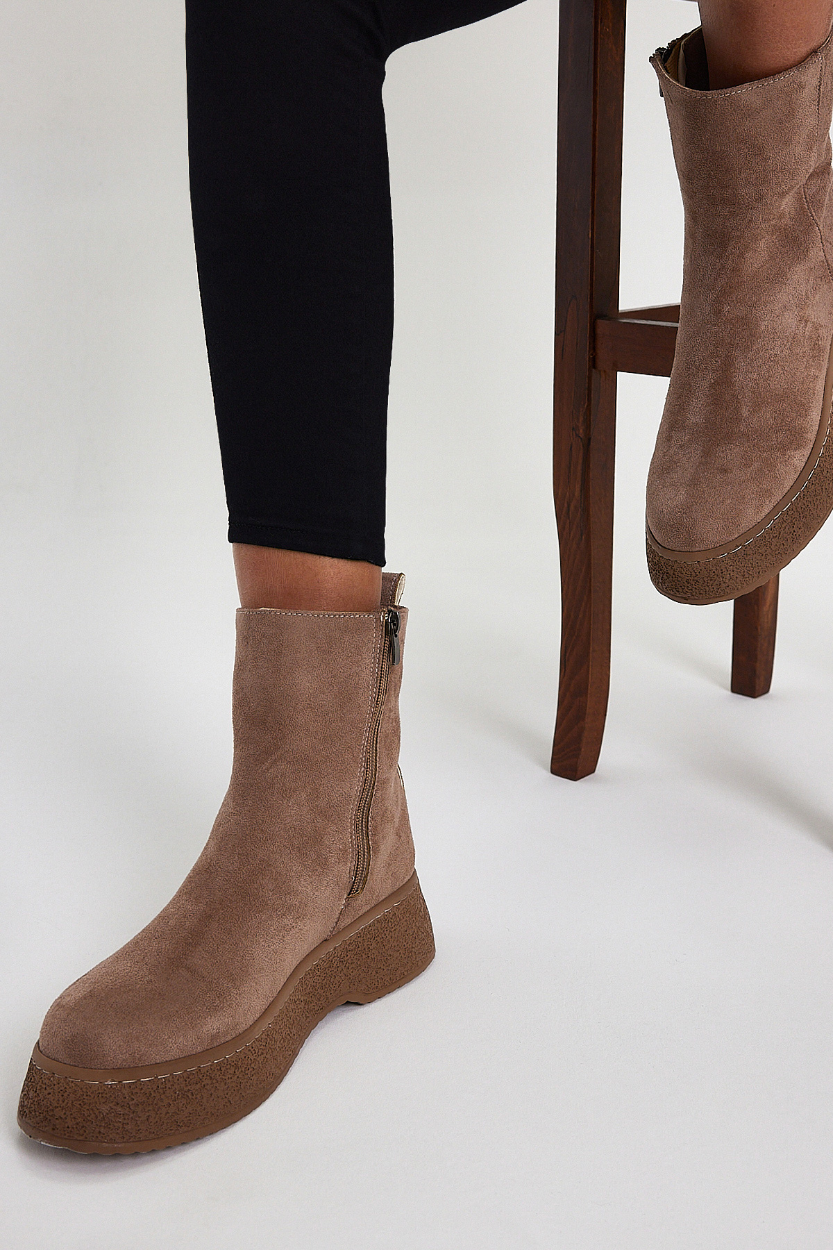 Kadın Vizon Süet Yüksek Poli Taban Fermuarlı Süet Bot - Görsel 4