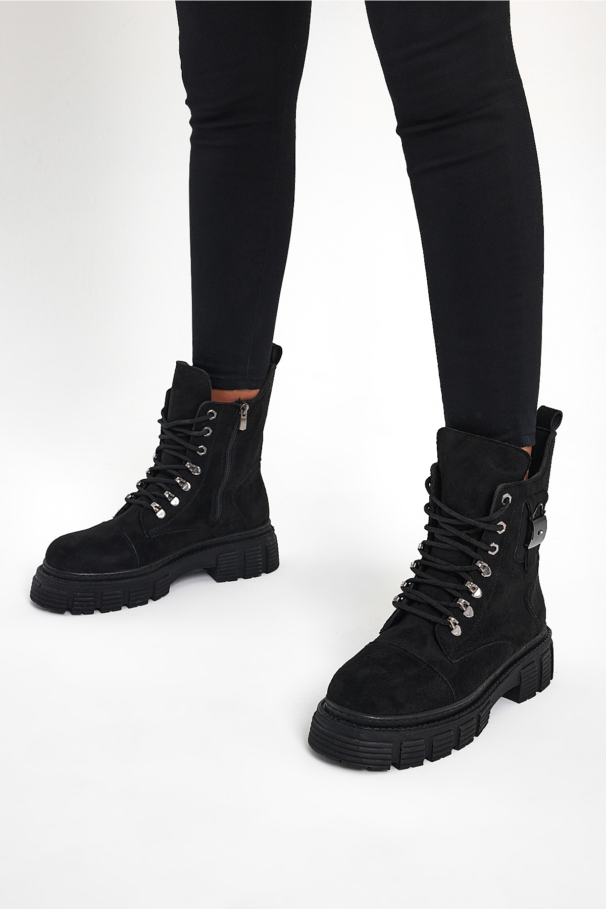 Kadın Siyah Süet Rahat Kalıp Yüksek Taban Tokalı Bağcıklı ve Fermuarlı Bot - Görsel 2