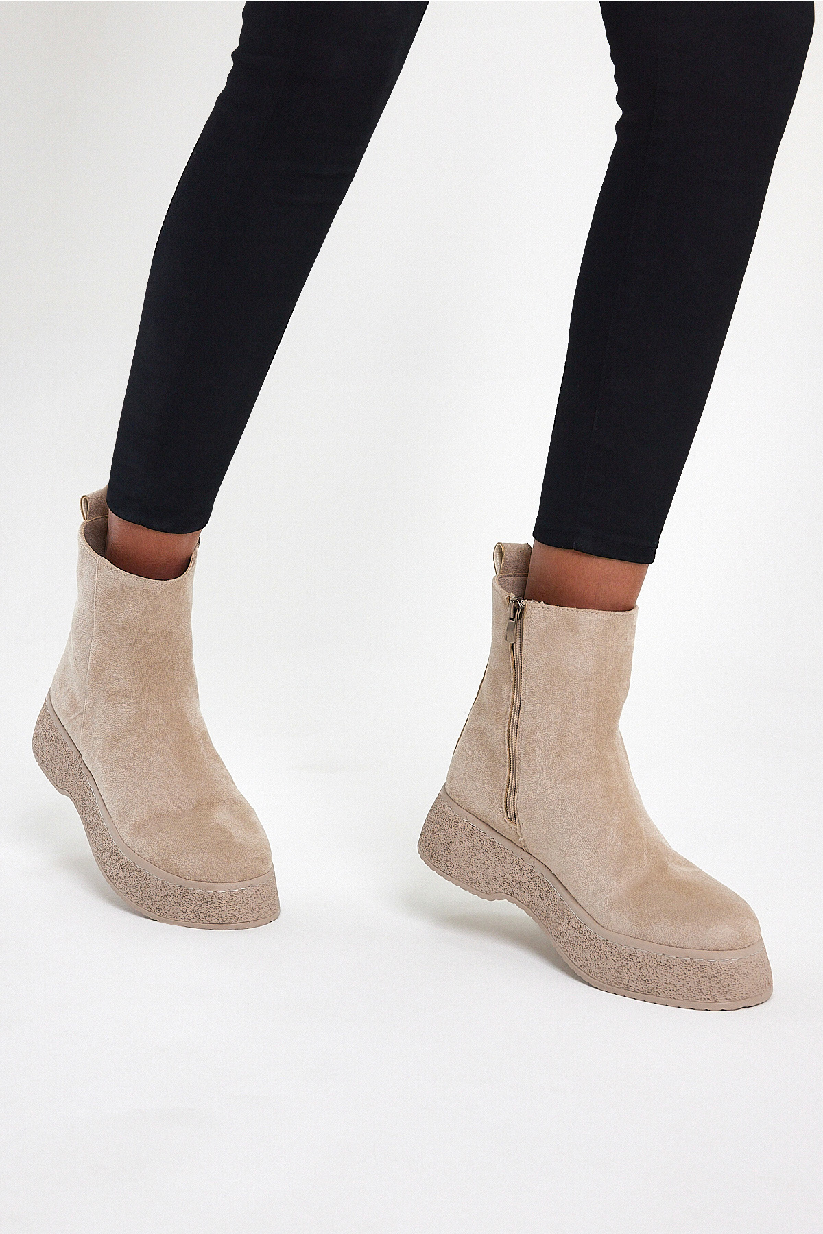 Kadın Bej Süet Yüksek Poli Taban Fermuarlı Süet Bot - Görsel 4