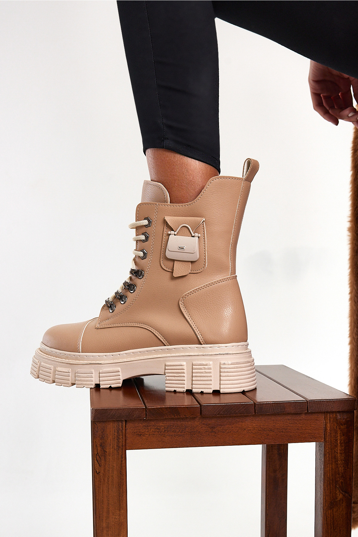 Kadın Nude Cilt Rahat Kalıp Yüksek Taban Tokalı Bağcıklı ve Fermuarlı Bot - Görsel 3