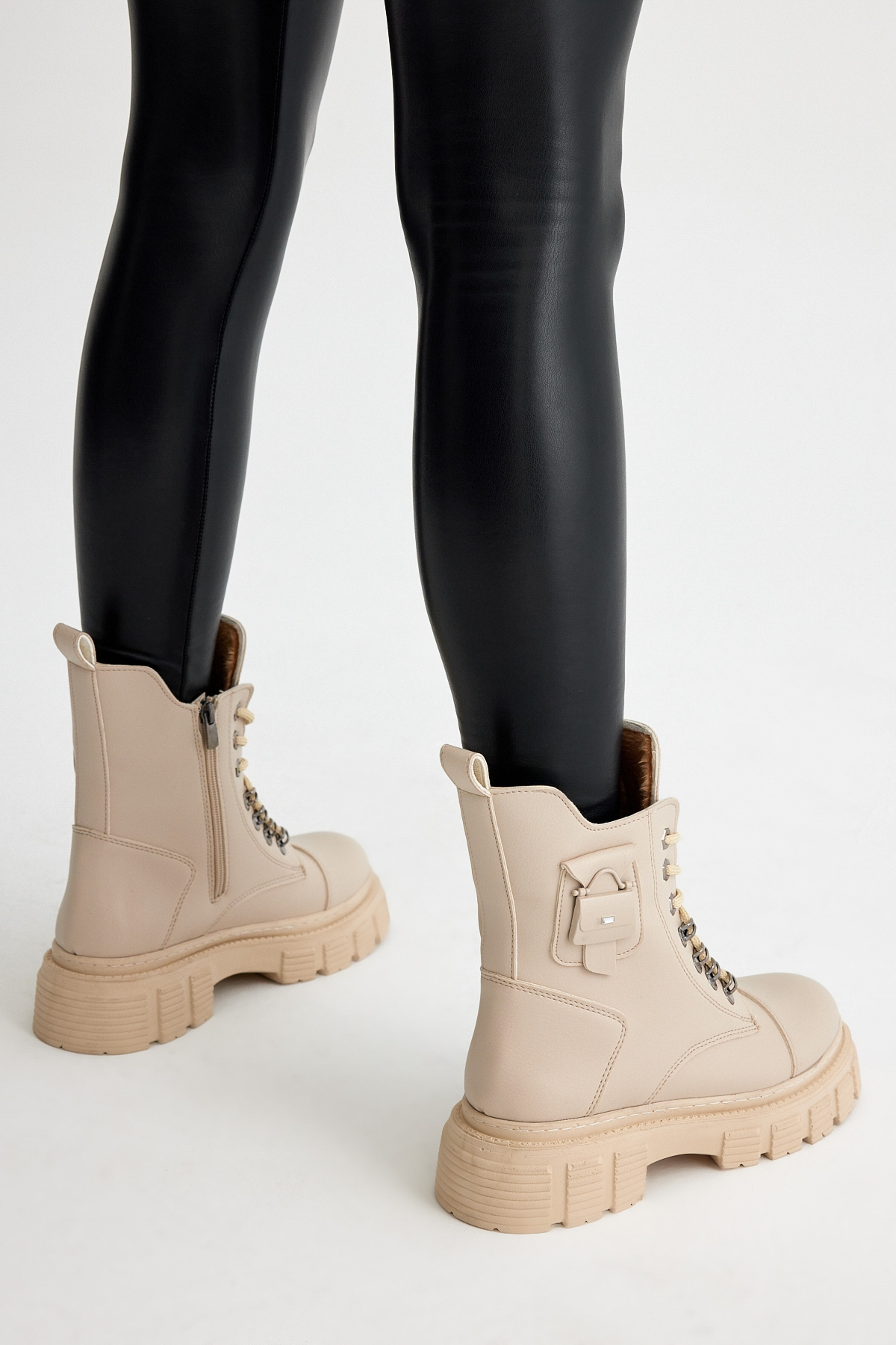Kadın Bej Cilt Rahat Kalıp Yüksek Taban Tokalı Bağcıklı ve Fermuarlı Bot - Görsel 6