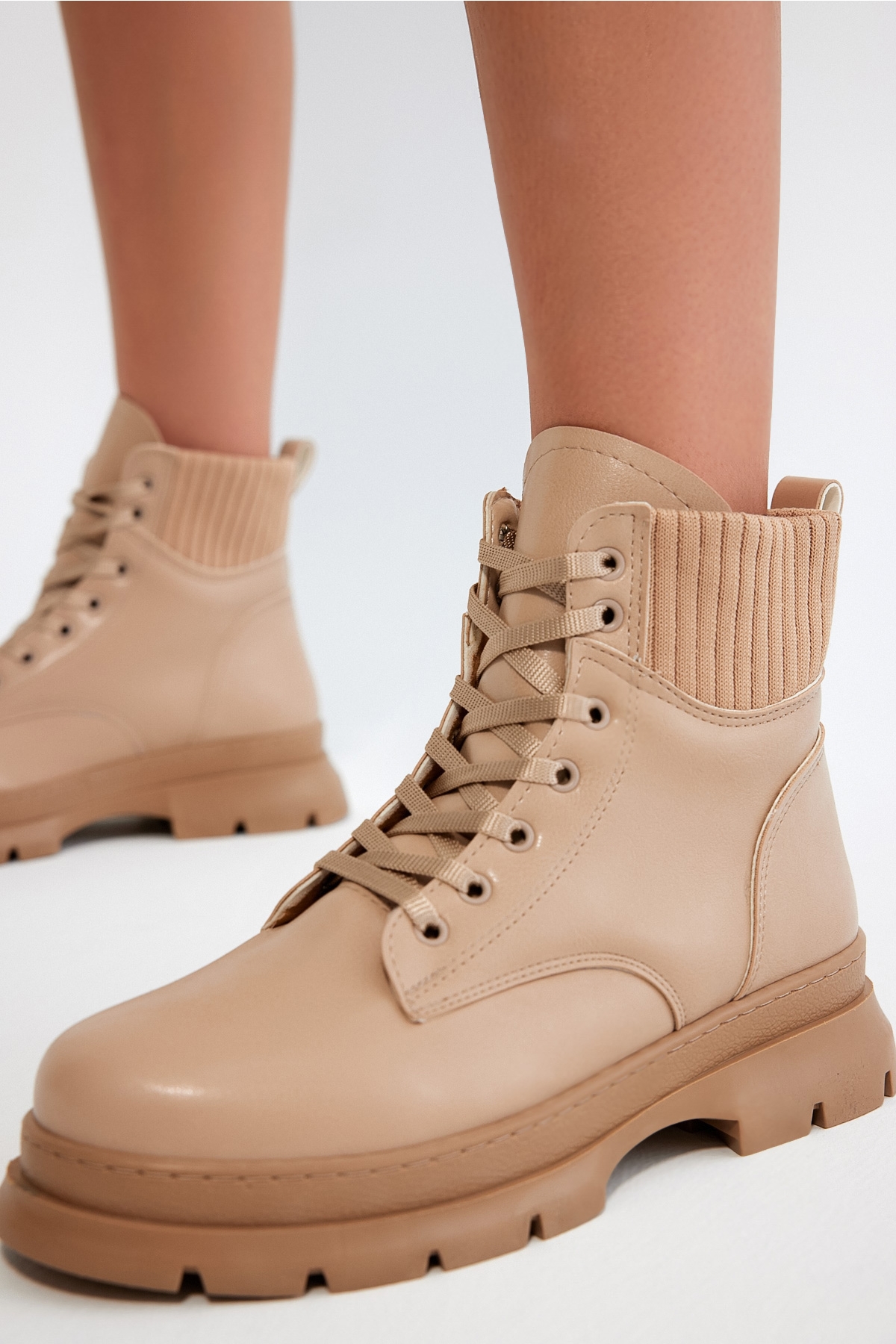 Kadın Nude Cilt Kalın Termo Taban Bileği Lastikli Bağcıklı Bot - Görsel 4