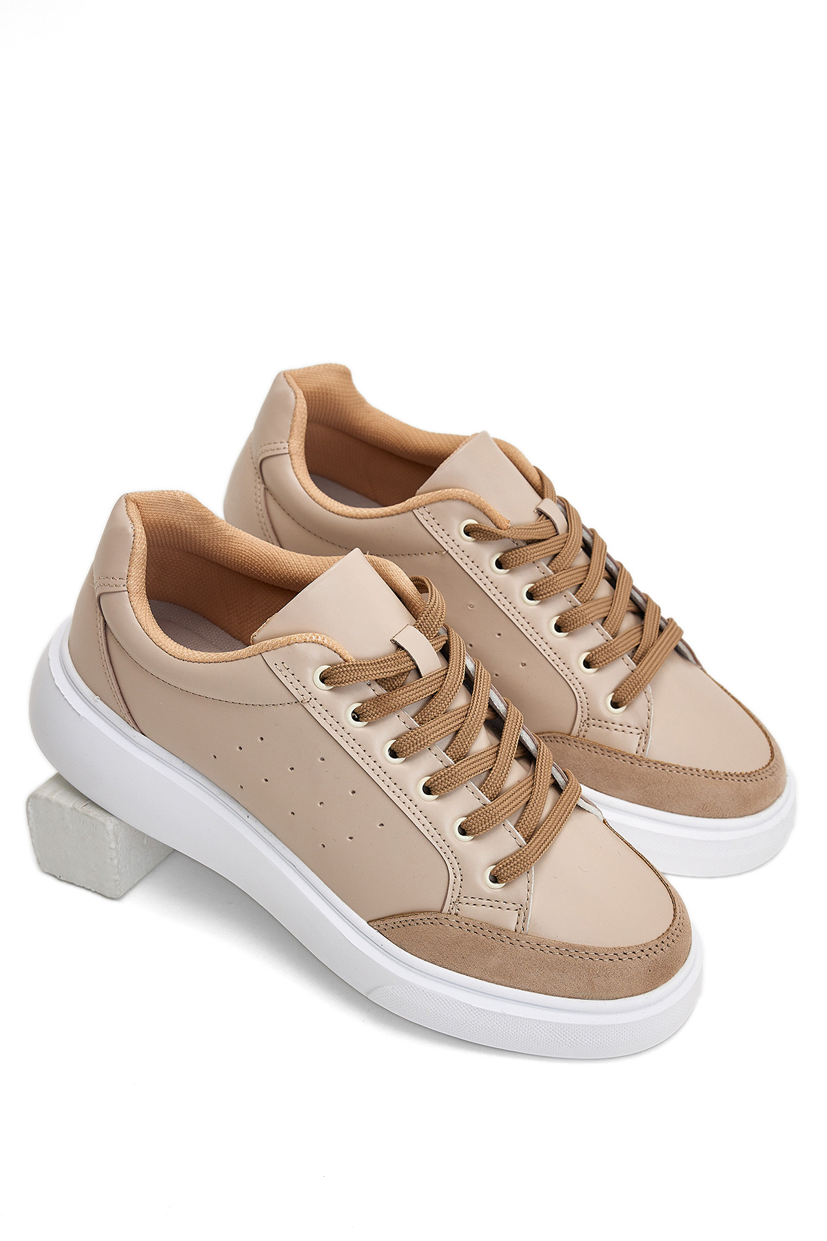 Kadın Bej Beyaz Rahat Kalıp Yüksek Poli Taban Bağcıklı Spor Ayakkabı - Görsel 3