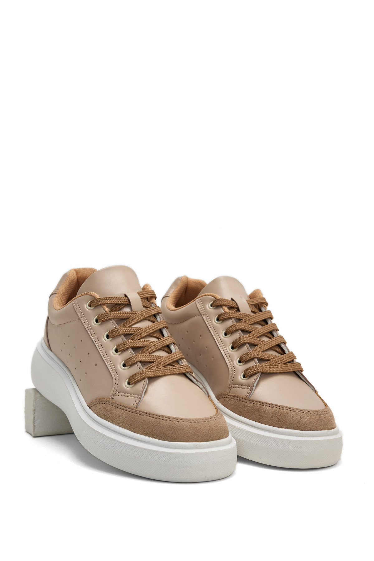 Kadın Bej Beyaz Rahat Kalıp Yüksek Poli Taban Bağcıklı Spor Ayakkabı - Görsel 4