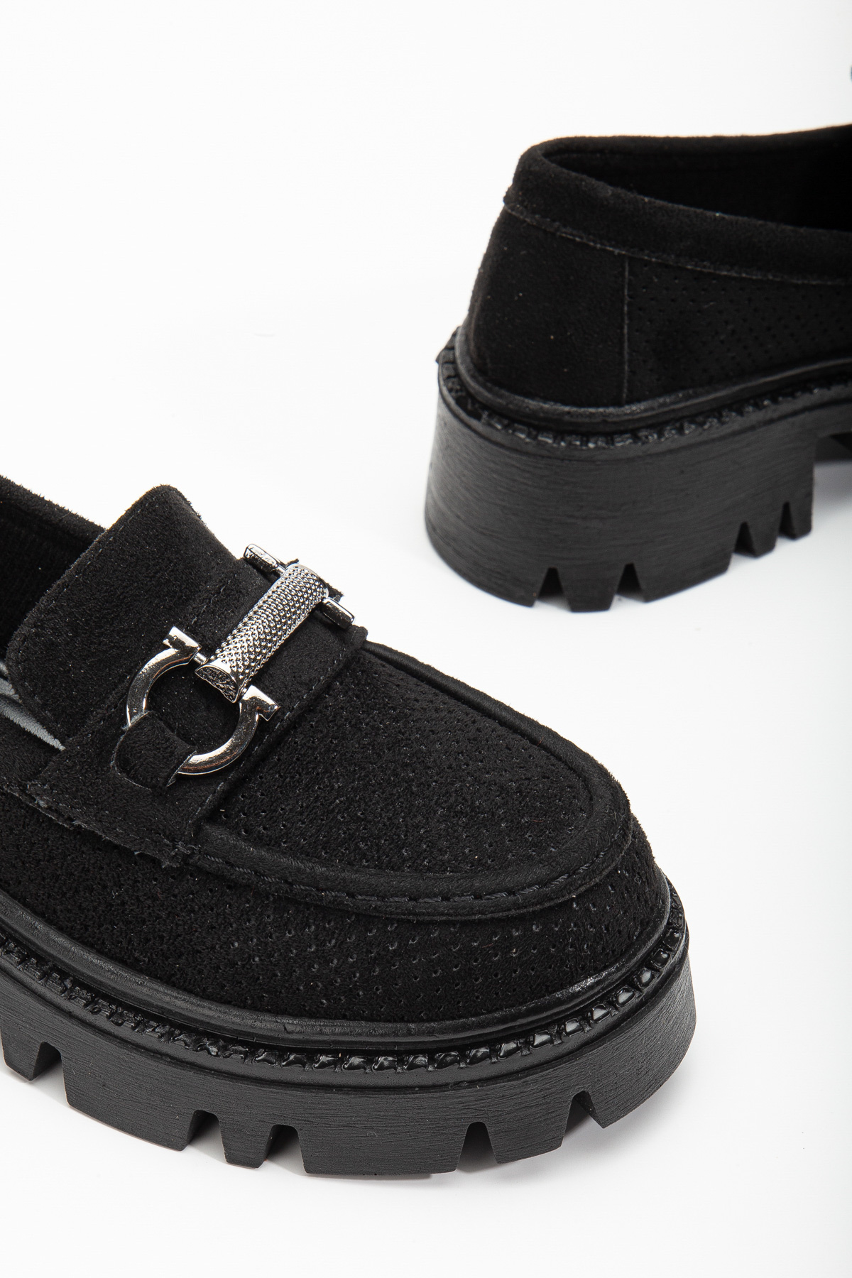 Kadın Siyah Süet Rahat Kalıp Yüksek Poli Taban Önü Tokalı Loafer - Görsel 4