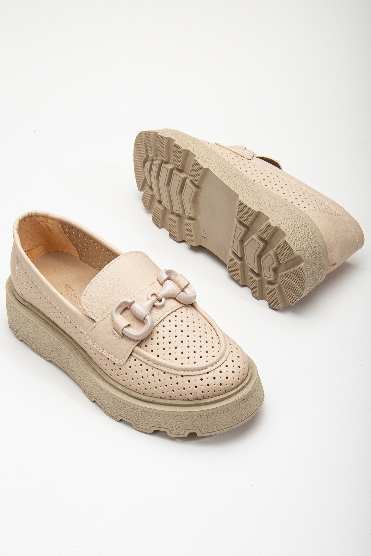 Kadın Ten Kalın Poli Taban Puantiye Delikli Önü Tokalı Loafer - Görsel 5