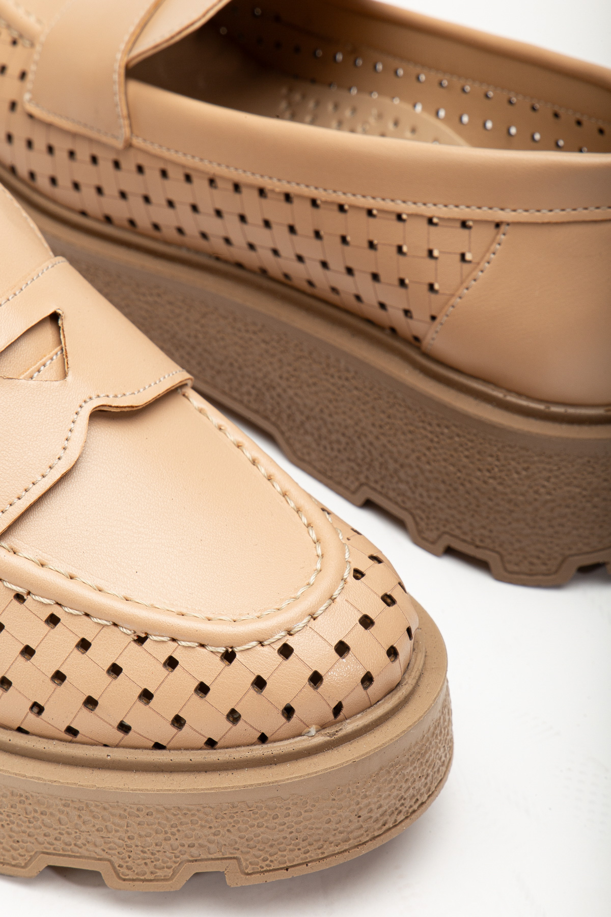 Kadın Nude Rahat Kalıp Kalın Poli Taban Şerit Desenli Loafer - Görsel 4
