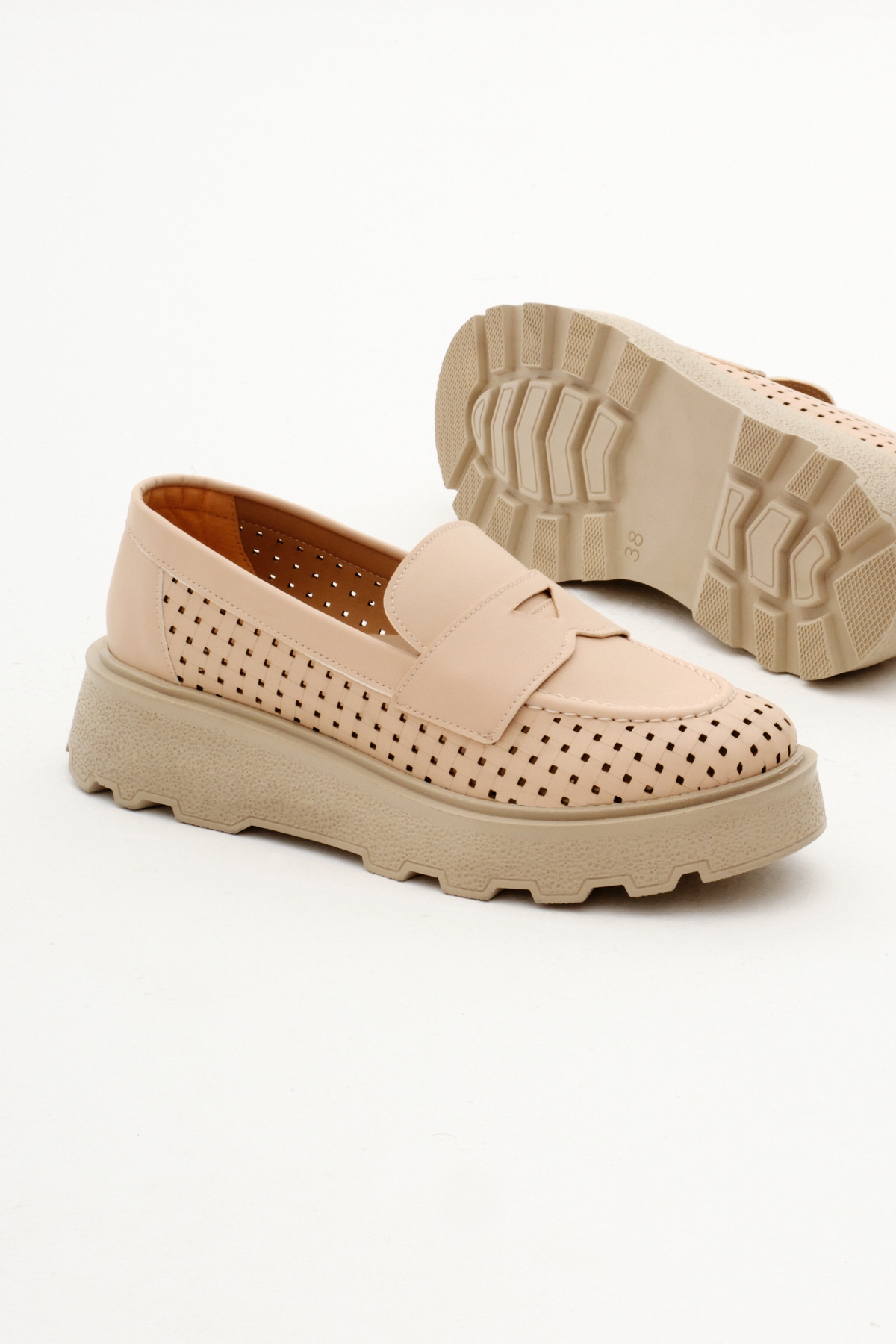 Kadın Ten Rahat Kalıp Kalın Poli Taban Şerit Desenli Loafer - Görsel 5