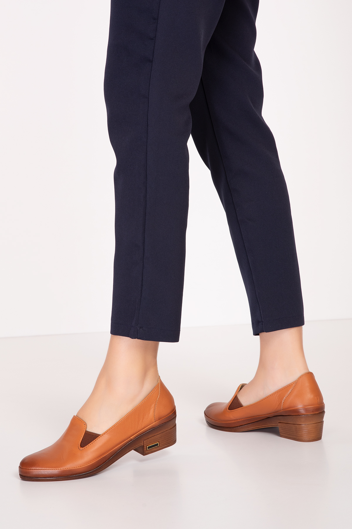 Gondol Hakiki Deri Kısa Topuklu Lastik Detaylı Ayakkabı msa.65 - Görsel 3