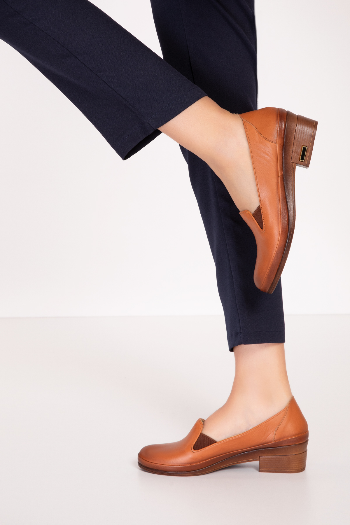 Gondol Hakiki Deri Kısa Topuklu Lastik Detaylı Ayakkabı msa.65 - Görsel 4