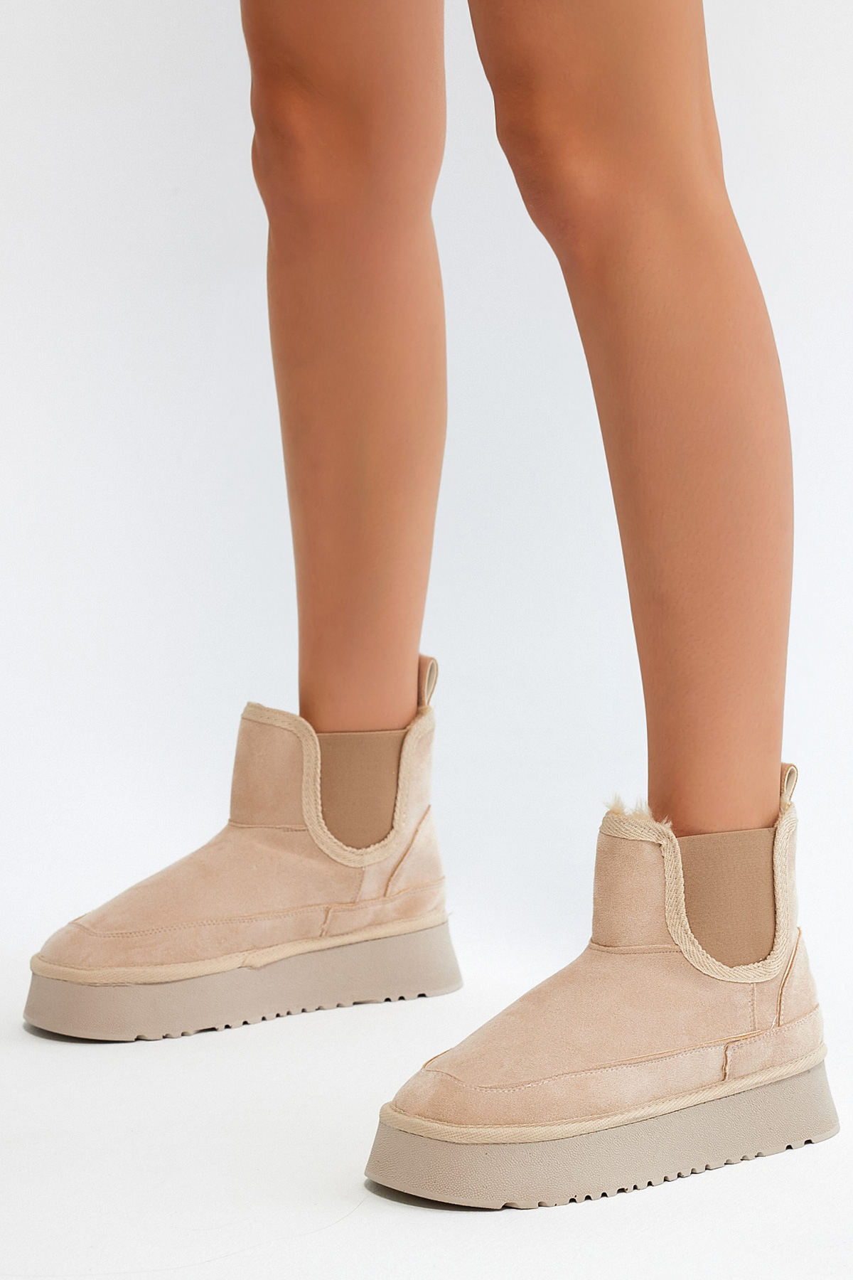 Kadın Bej Süet Rahat Kalıp Lastikli Kürklü Süet Bot - Görsel 3