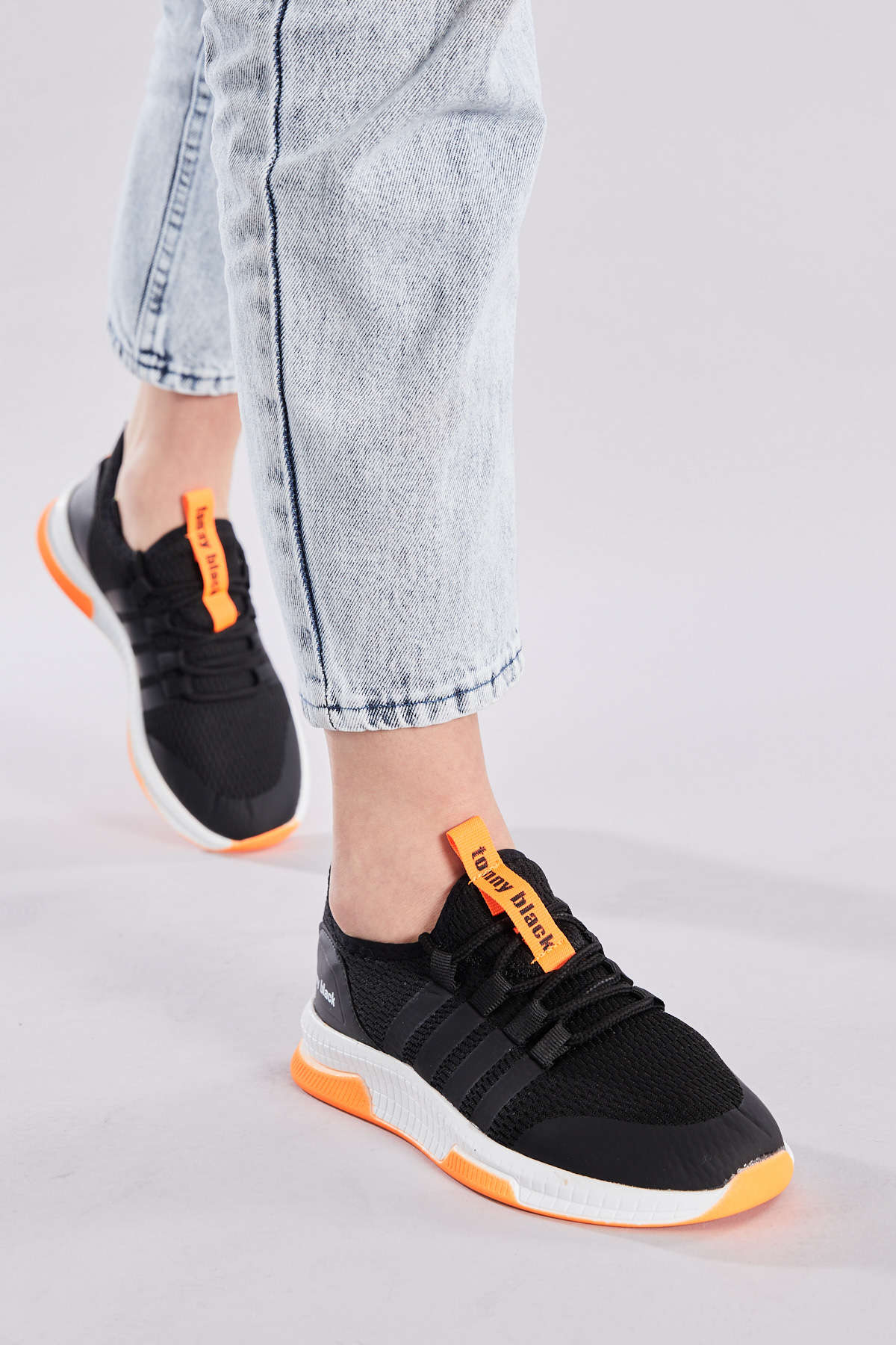 Unisex Siyah Turuncu Rahat Kalıp Şeritli Bağcıklı Spor Ayakkabı - Görsel 4