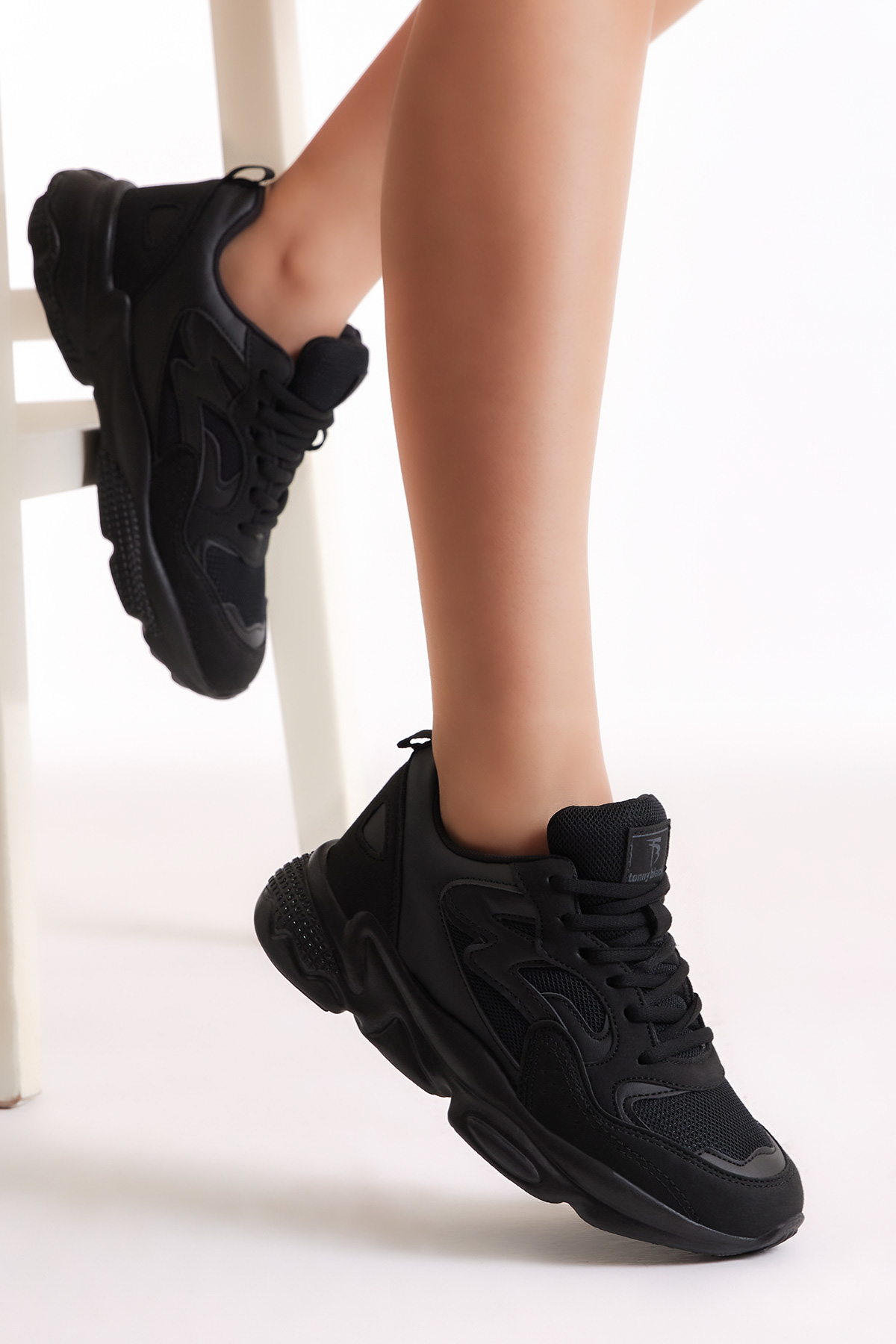 Unisex Siyah Rahat Kalıp Yüksek Taban Bağcıklı Spor Ayakkabı - Görsel 3