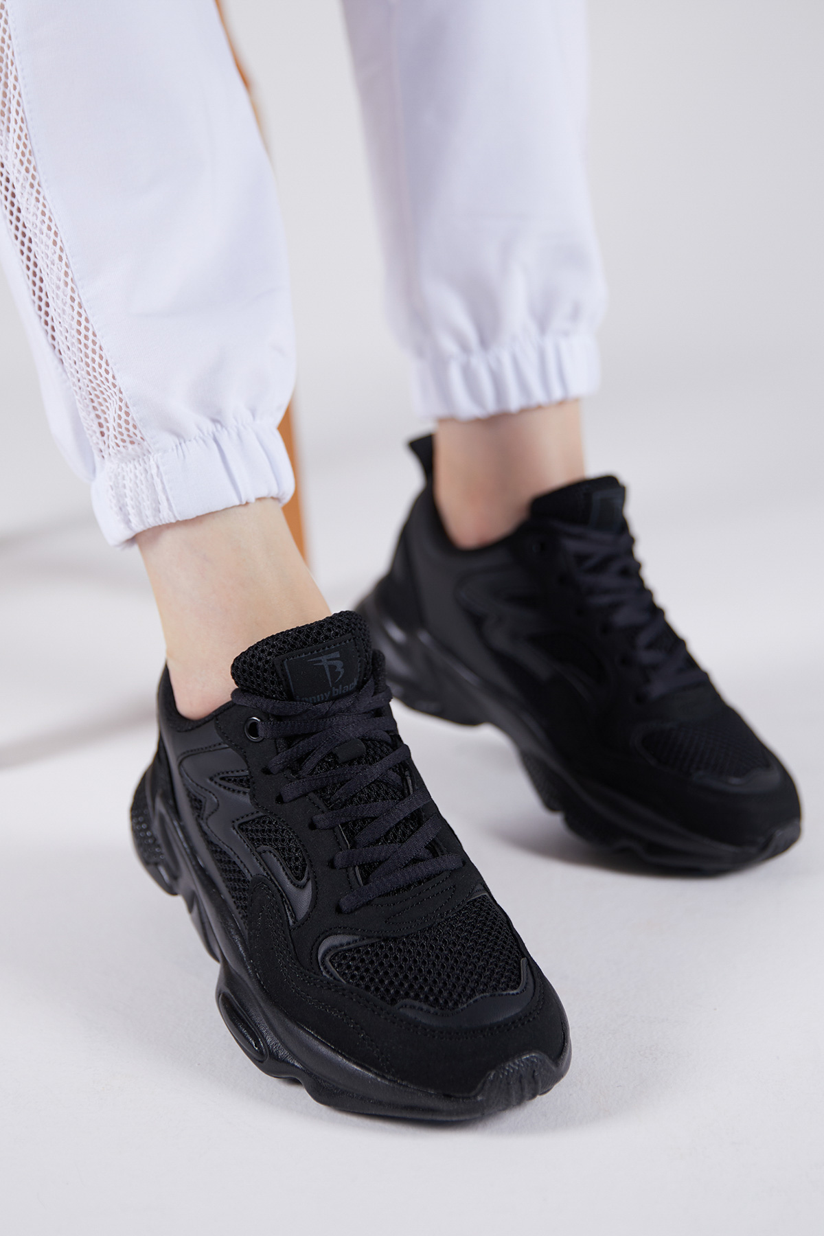 Unisex Siyah Rahat Kalıp Yüksek Taban Bağcıklı Spor Ayakkabı - Görsel 5