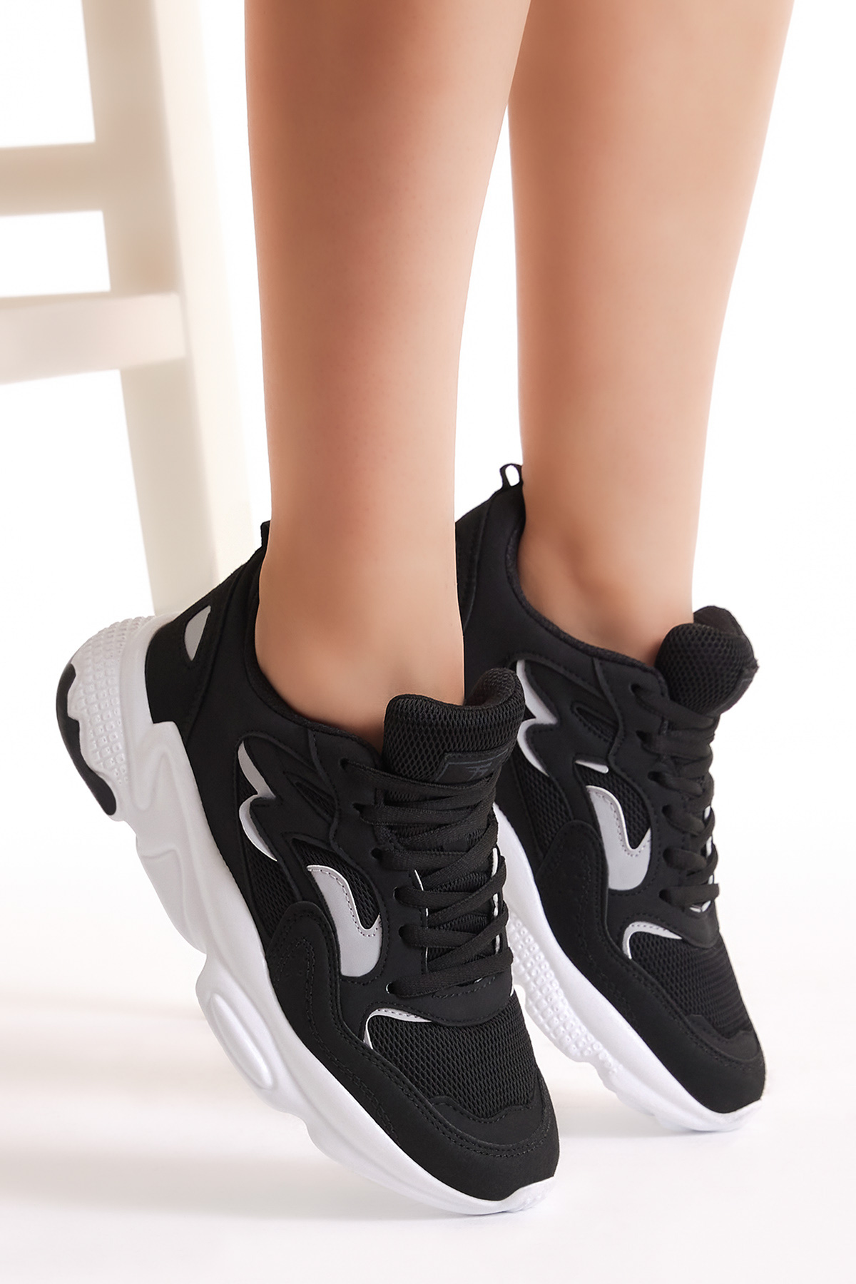 Unisex Siyah Beyaz Rahat Kalıp Yüksek Taban Bağcıklı Spor Ayakkabı - Görsel 4