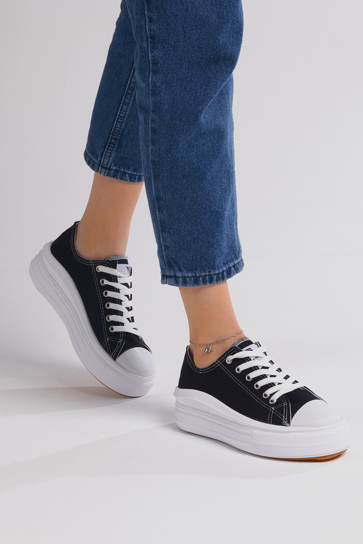 Kadın Siyah Rahat Kalıp Kalın Tabanlı Spor Ayakkabı - Görsel 6