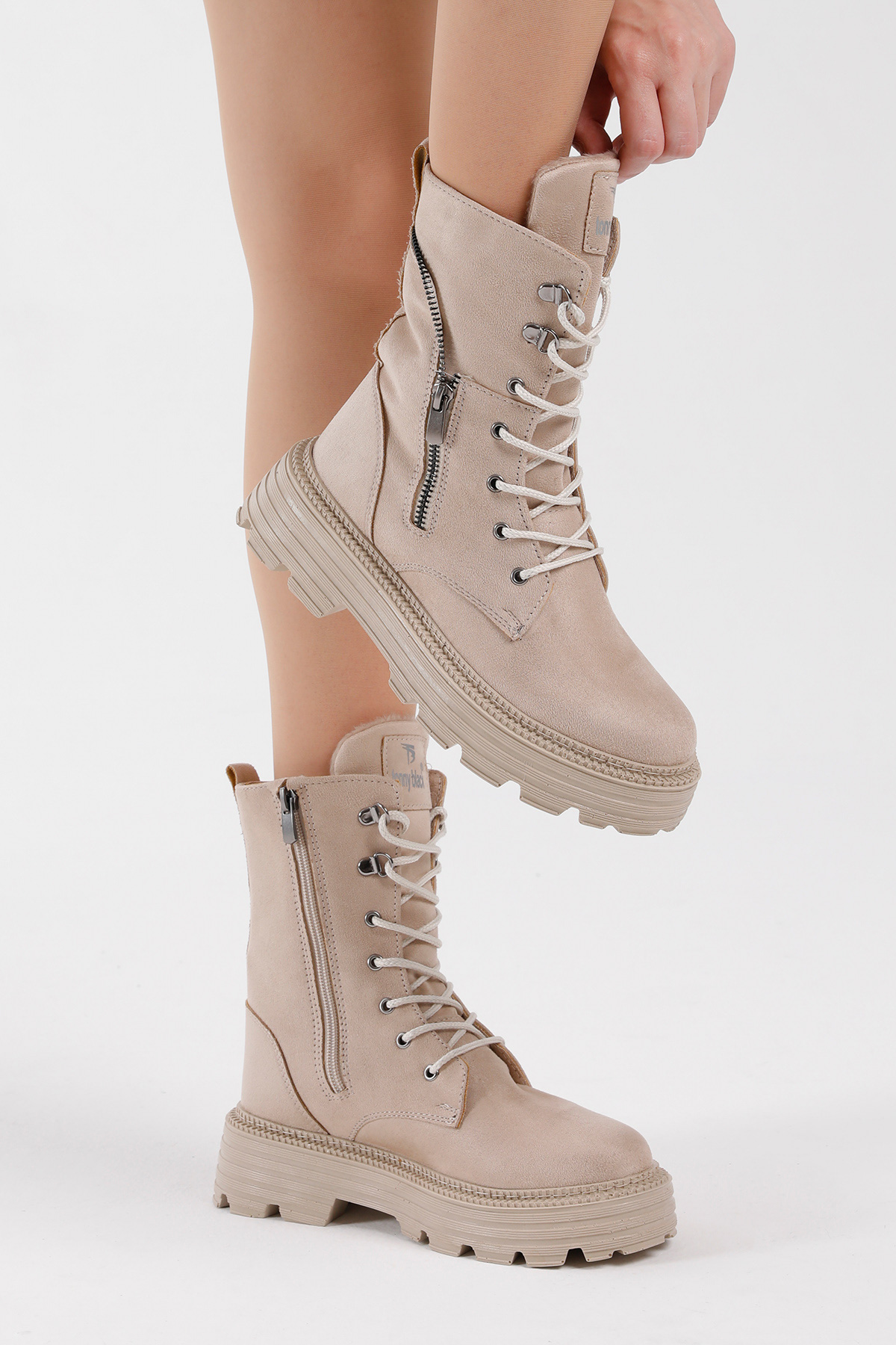 Kadın Krem Süet Poli Taban Fermuar Detaylı Rahat Kalıp Bağcıklı Bot - Görsel 3