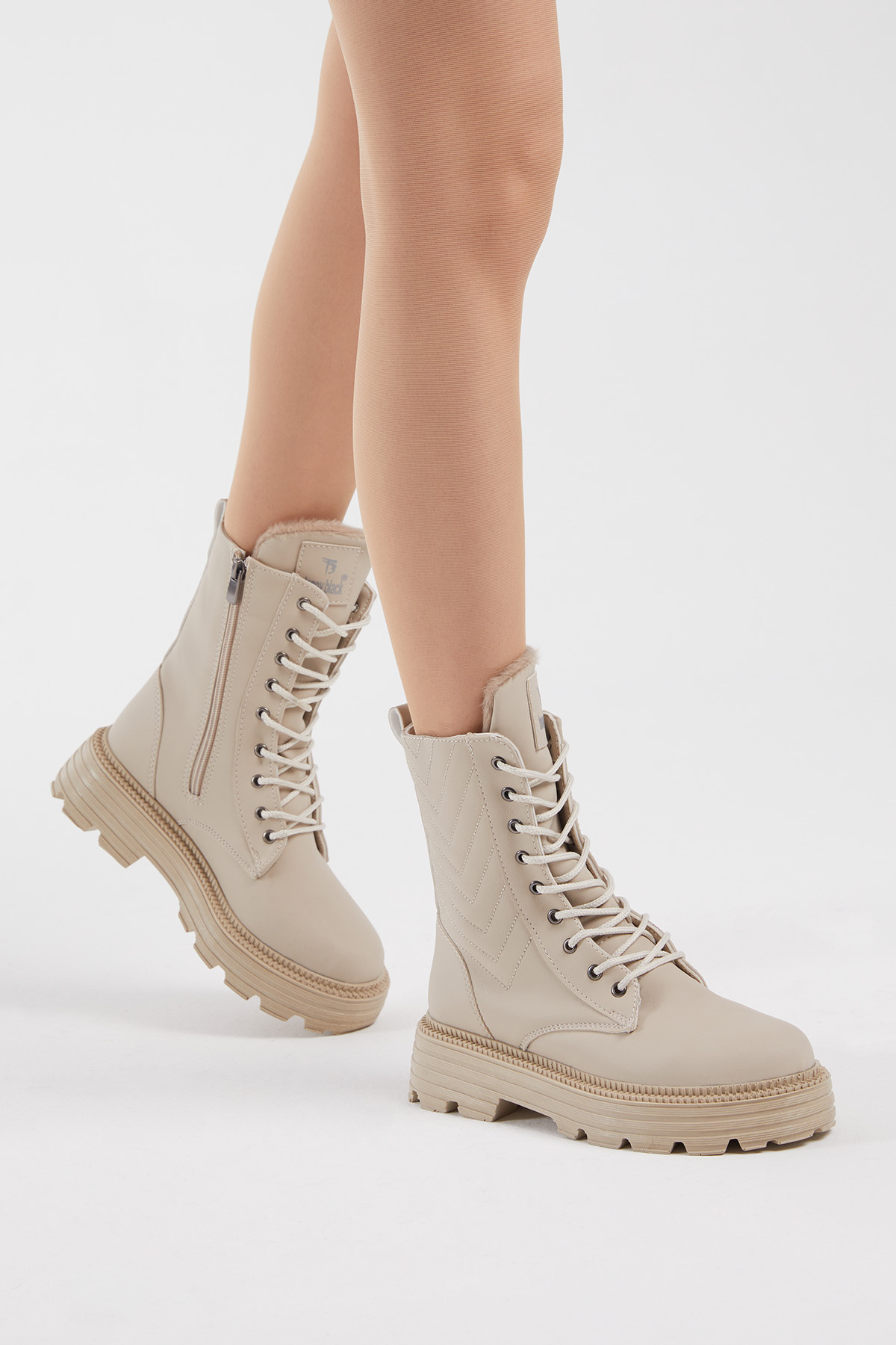Kadın Krem Cilt Kalın Taban Nakışlı Bağcıklı ve Fermuarlı Bot - Görsel 3