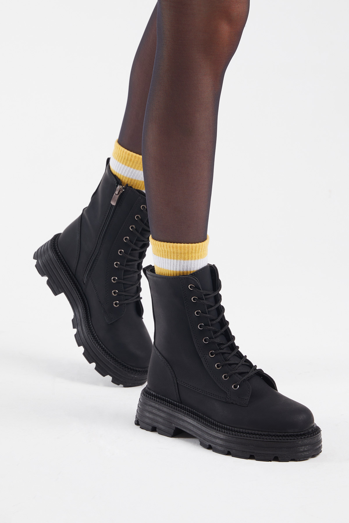 Kadın Siyah Cilt Poli Taban Rahat Kalıp Bağcıklı Bot - Görsel 4