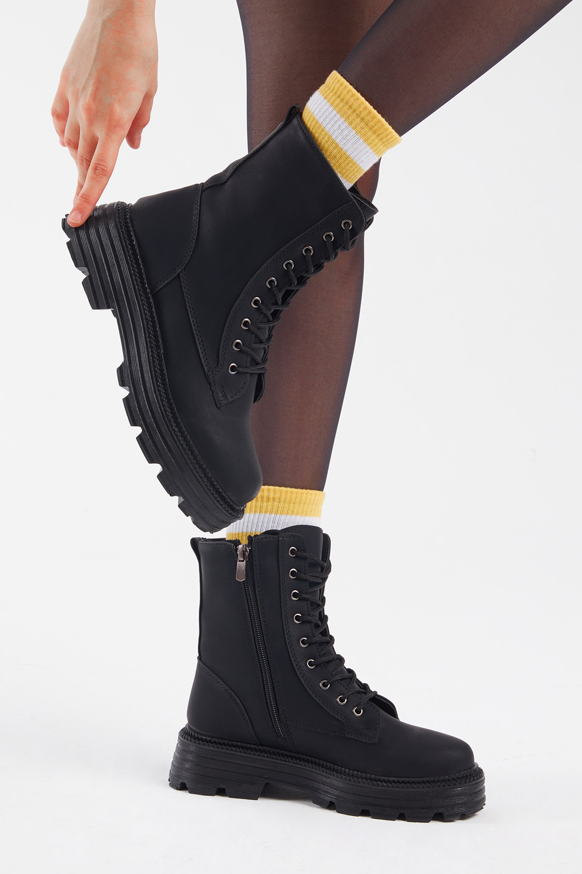 Kadın Siyah Cilt Poli Taban Rahat Kalıp Bağcıklı Bot - Görsel 5