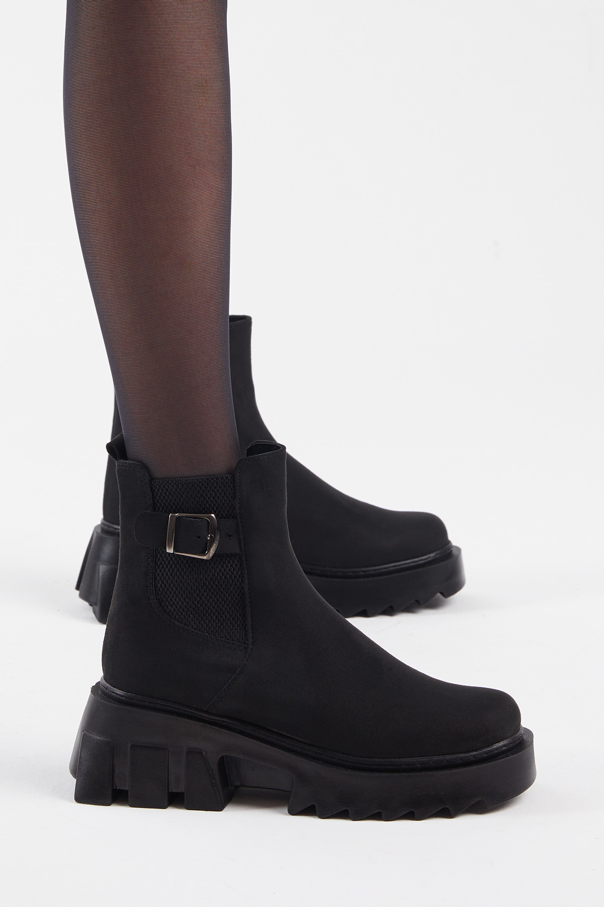 Kadın Siyah Süet Rahat Kalıp Kalın Taban Tokalı Lastikli Bot - Görsel 3