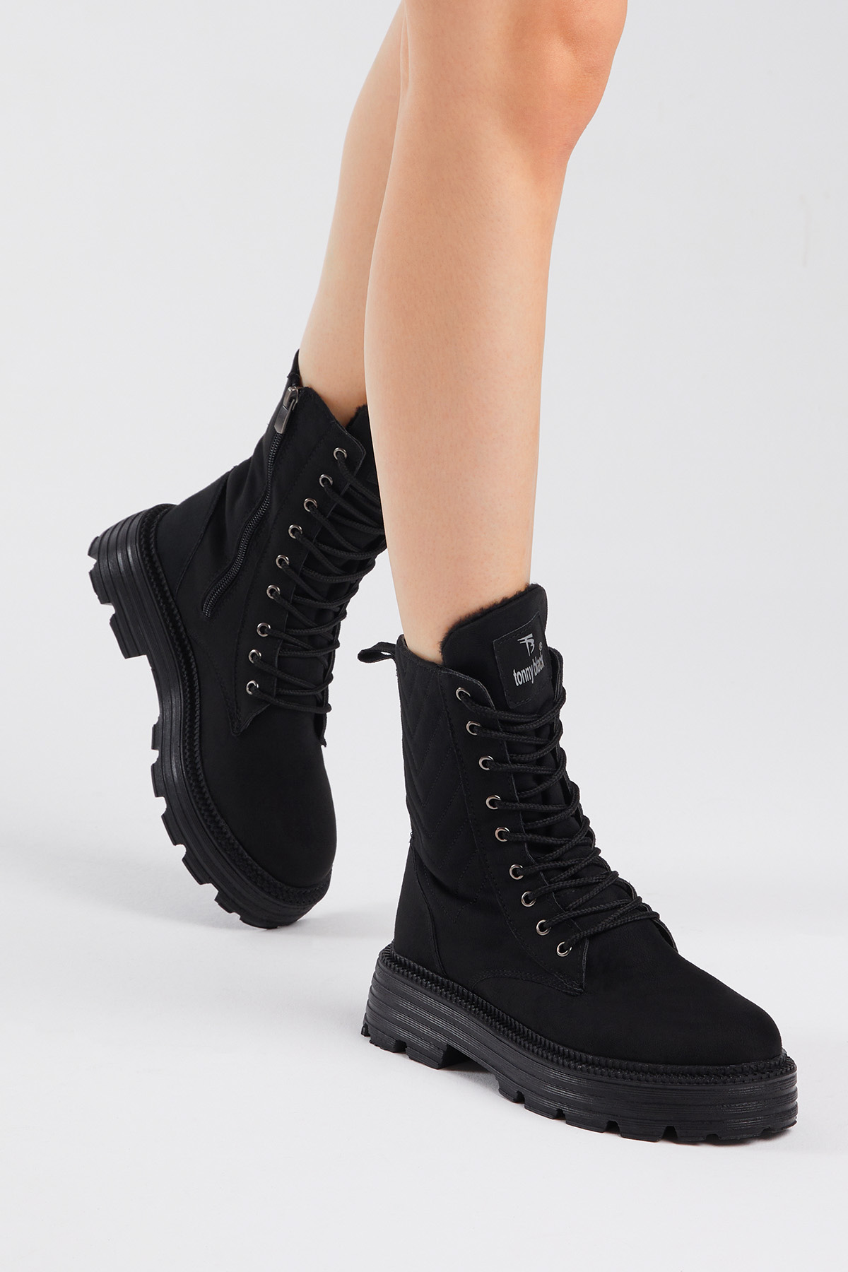 Kadın Siyah Süet Kalın Taban Nakışlı Bağcıklı ve Fermuarlı Bot - Görsel 3