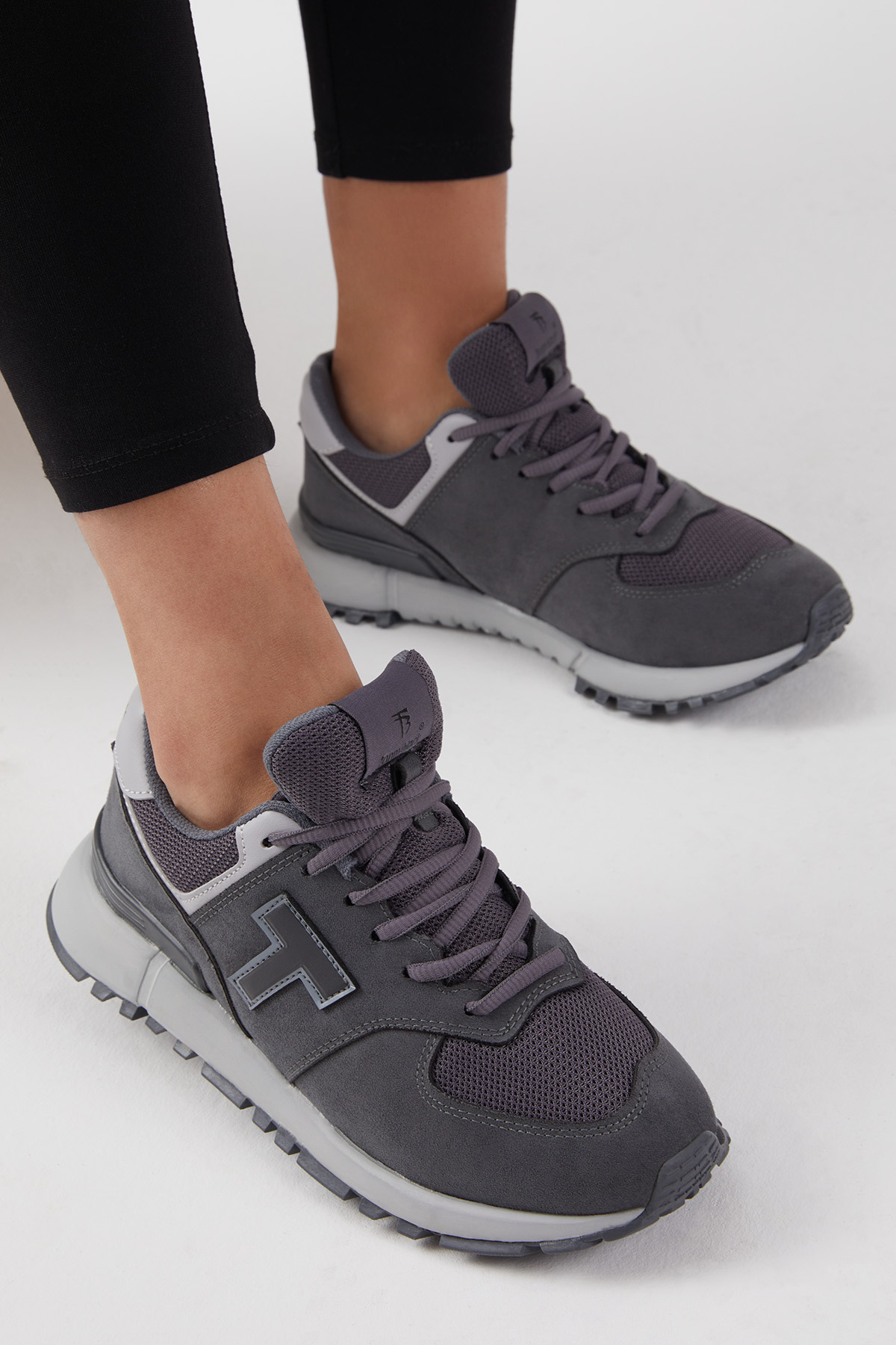 Unisex Füme Kaymaz Eva Taban Bağcıklı Spor Ayakkabı - Görsel 2