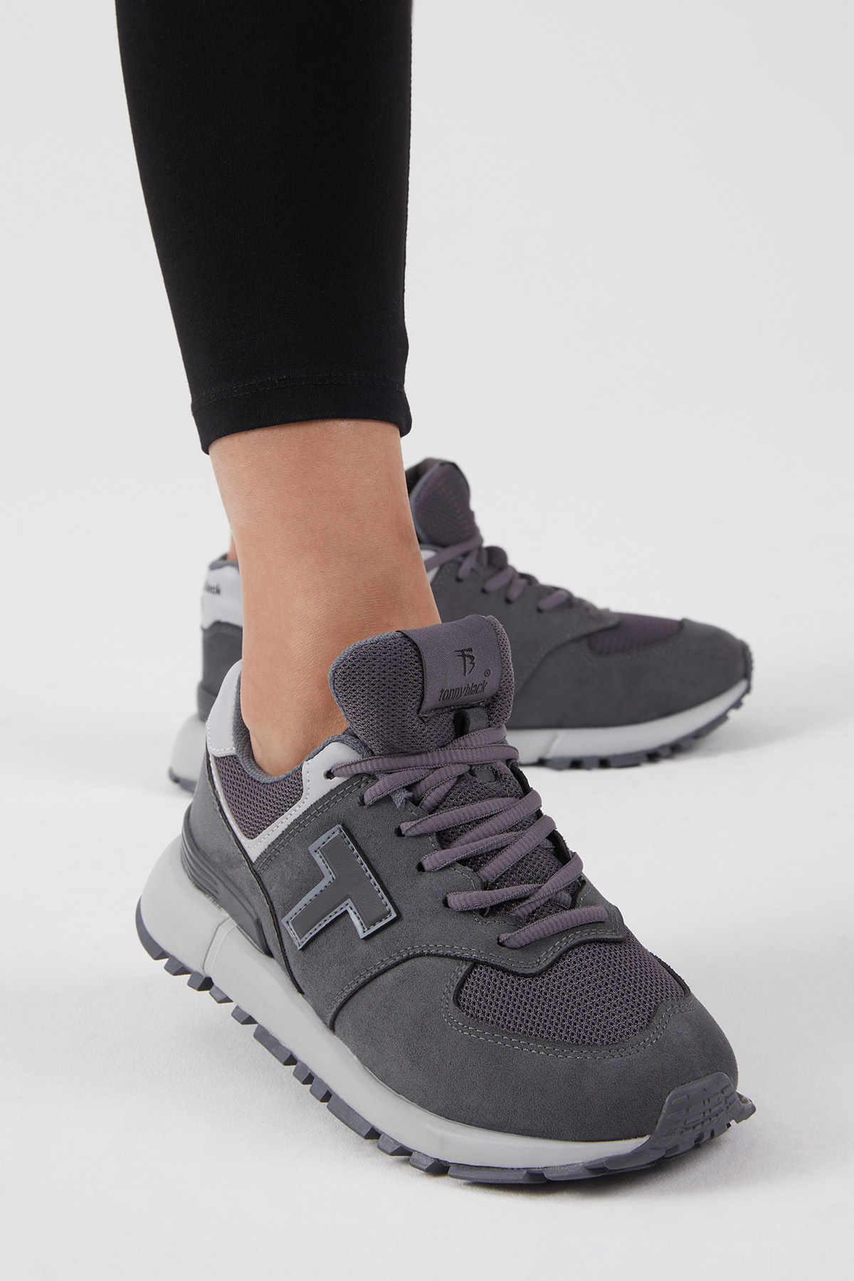 Unisex Füme Kaymaz Eva Taban Bağcıklı Spor Ayakkabı - Görsel 3