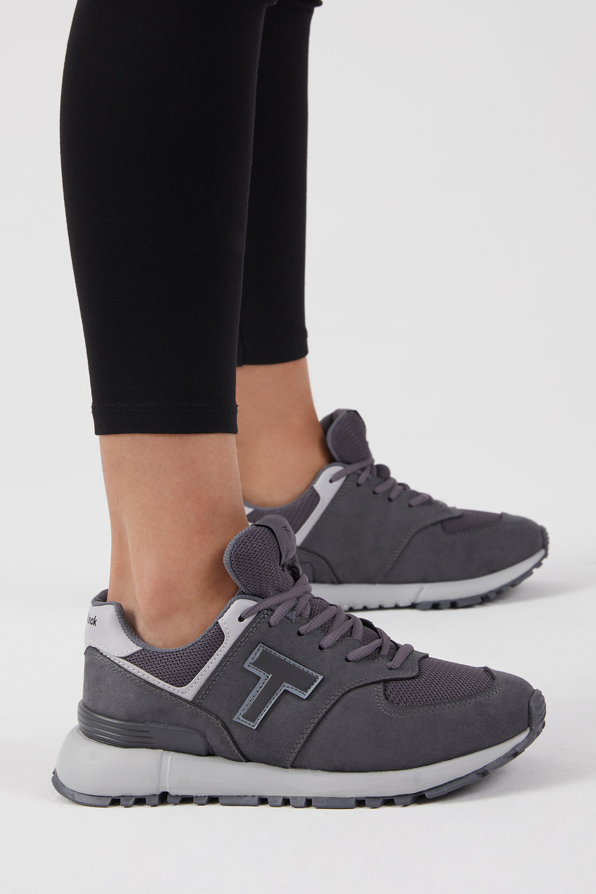 Unisex Füme Kaymaz Eva Taban Bağcıklı Spor Ayakkabı - Görsel 5