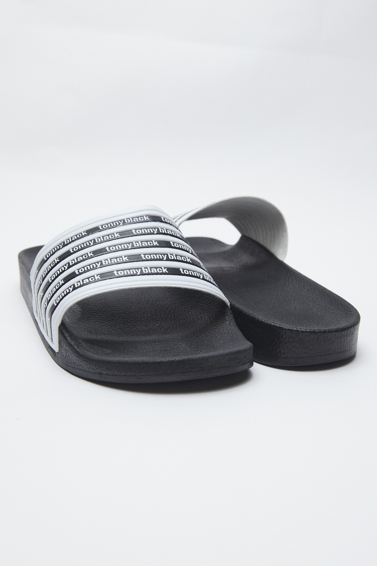 Erkek Siyah Beyaz Terlik Tbnet1 - Görsel 3