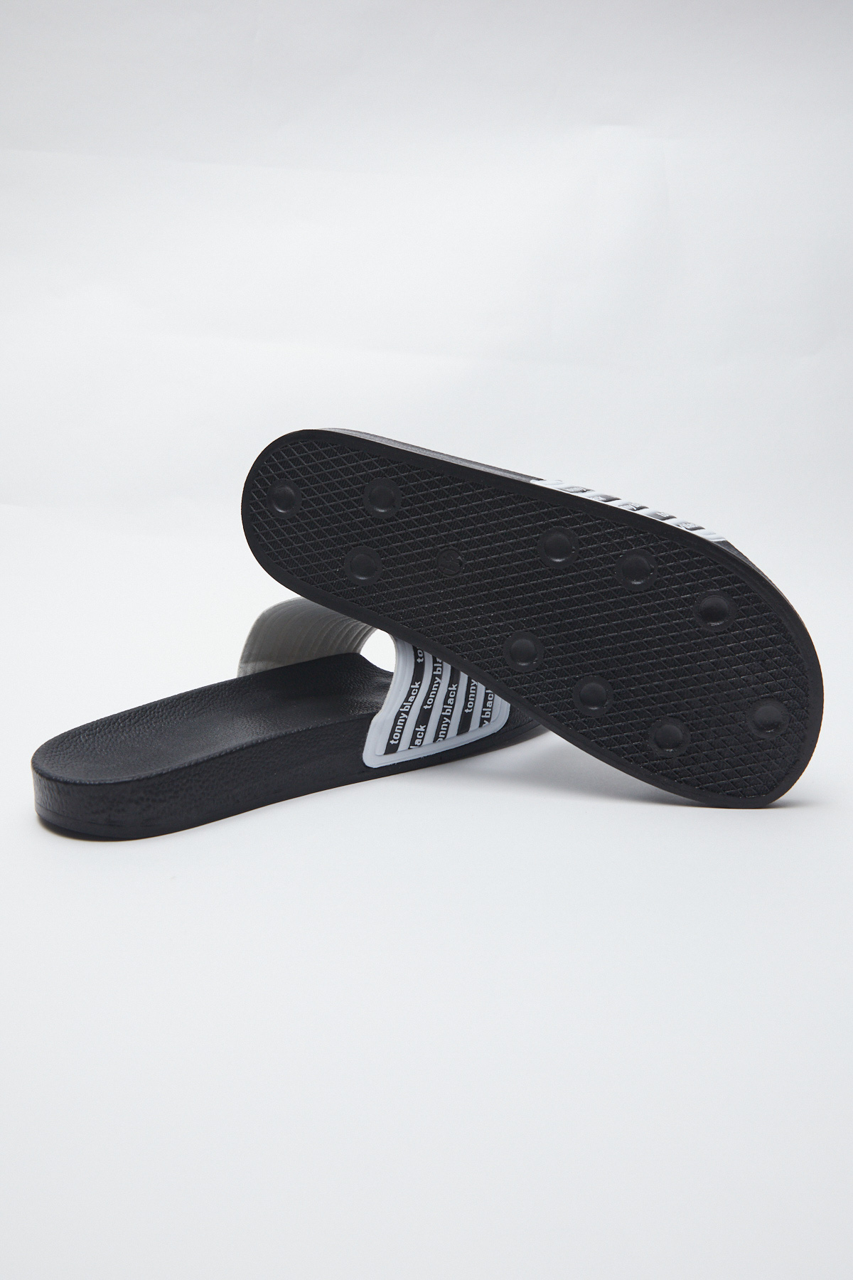 Erkek Siyah Beyaz Terlik Tbnet1 - Görsel 4