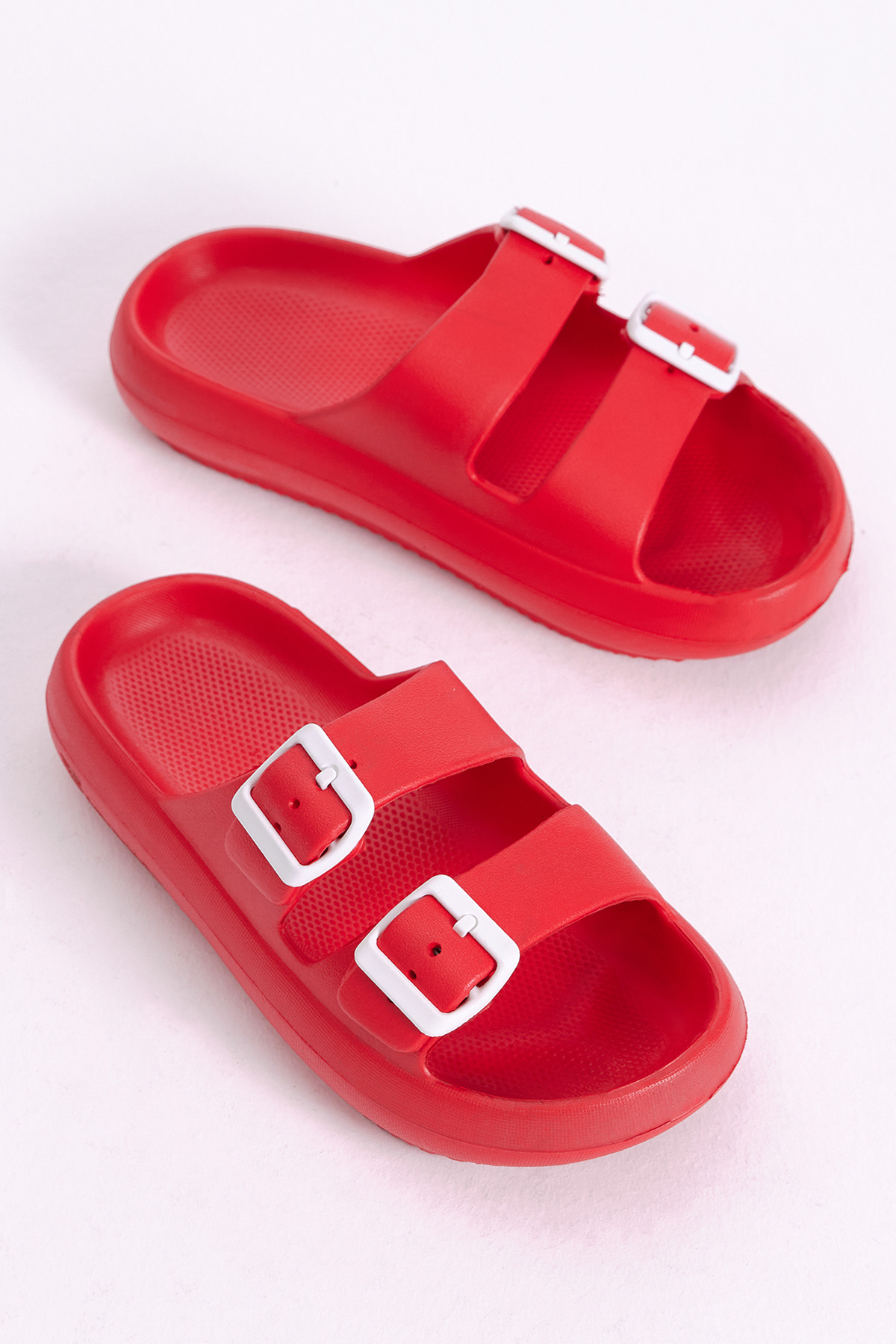 Kadın Kırmızı Rahat Kalıp Tokalı Yüksek Taban Eva Terlik - Görsel 2