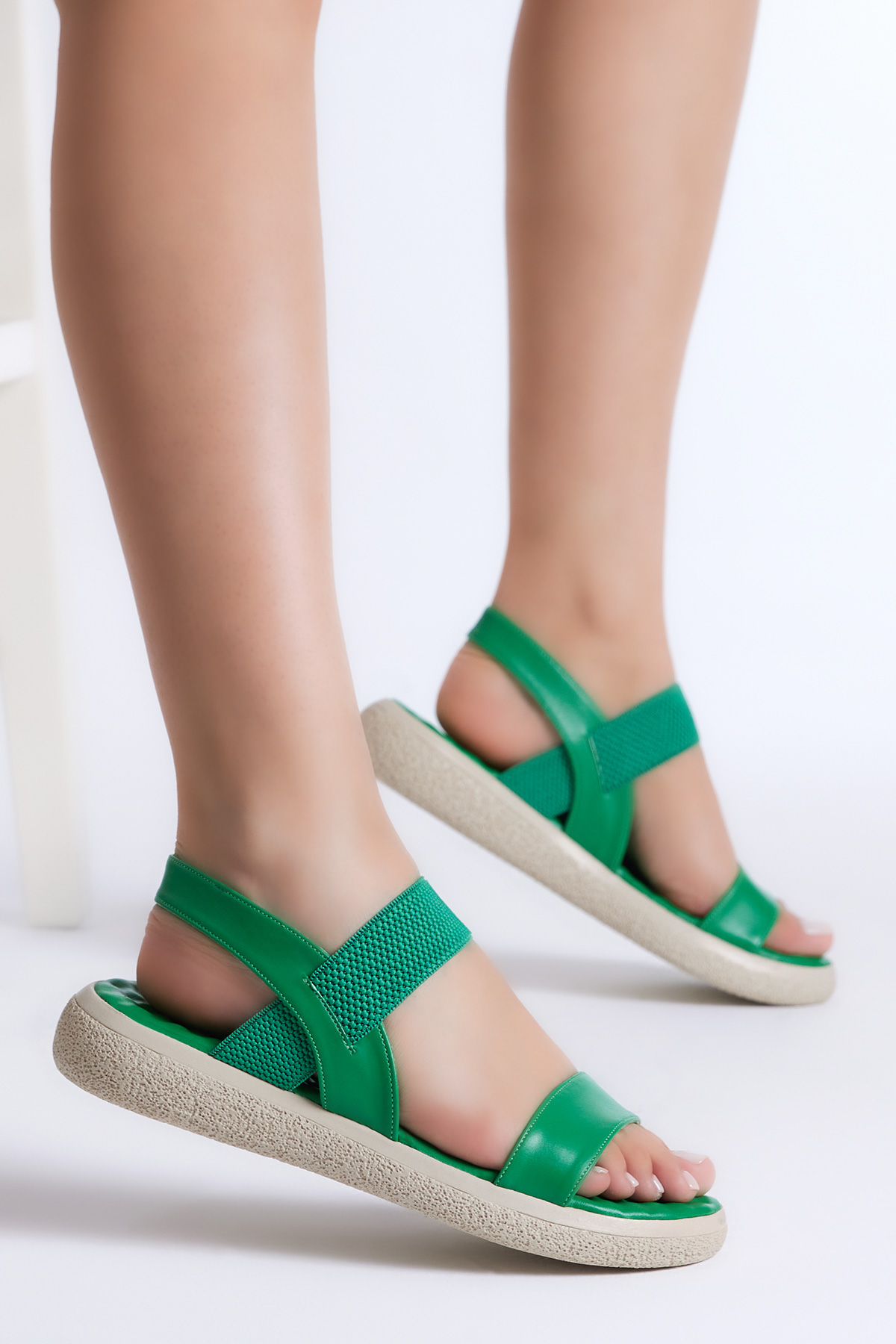 Kadın Yeşil Cilt Tek Bantlı Lastikli Sandalet - Görsel 4