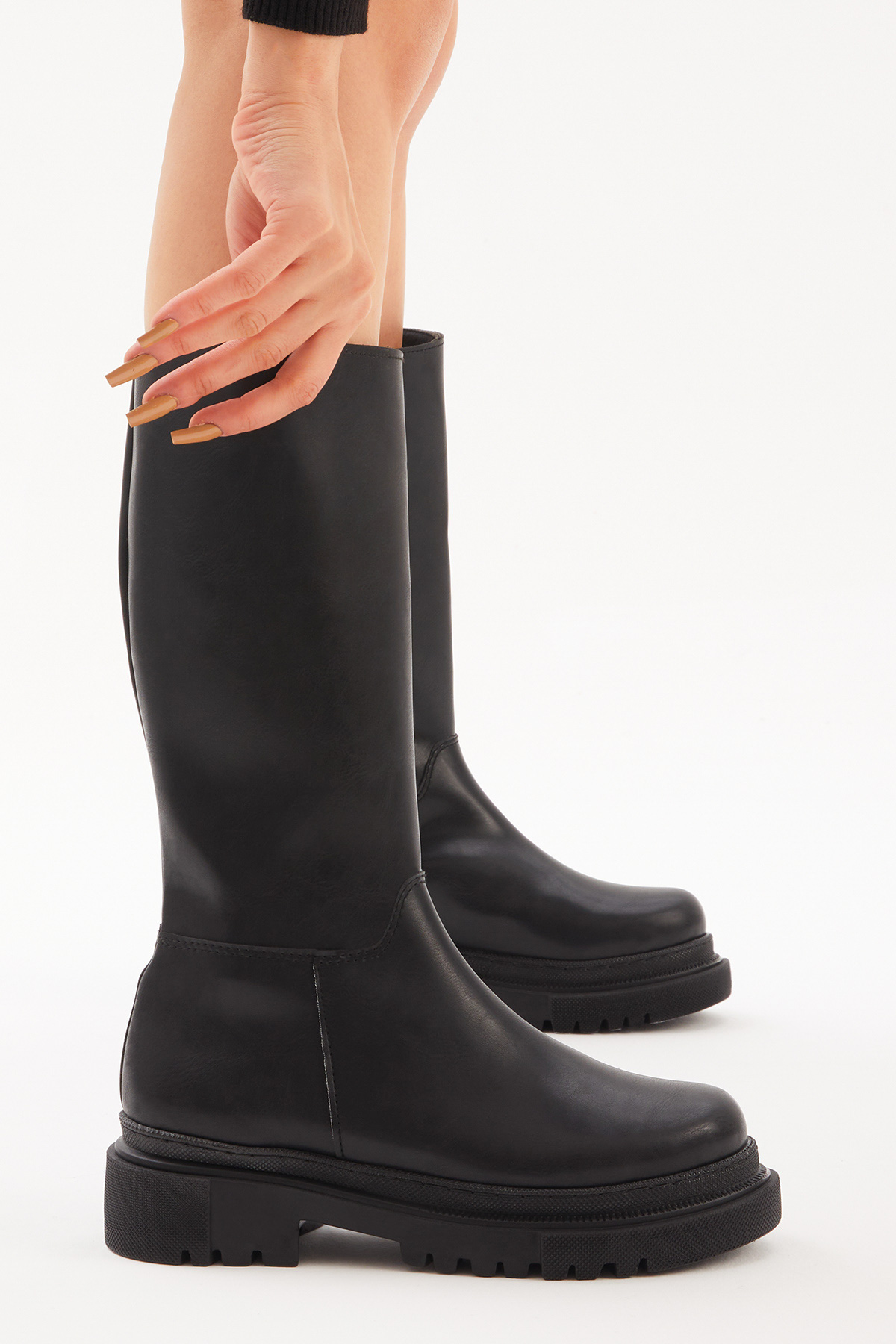 Kadın Siyah Cilt Rahat Kalıp Sıcak Astarlı Çizme - Görsel 2