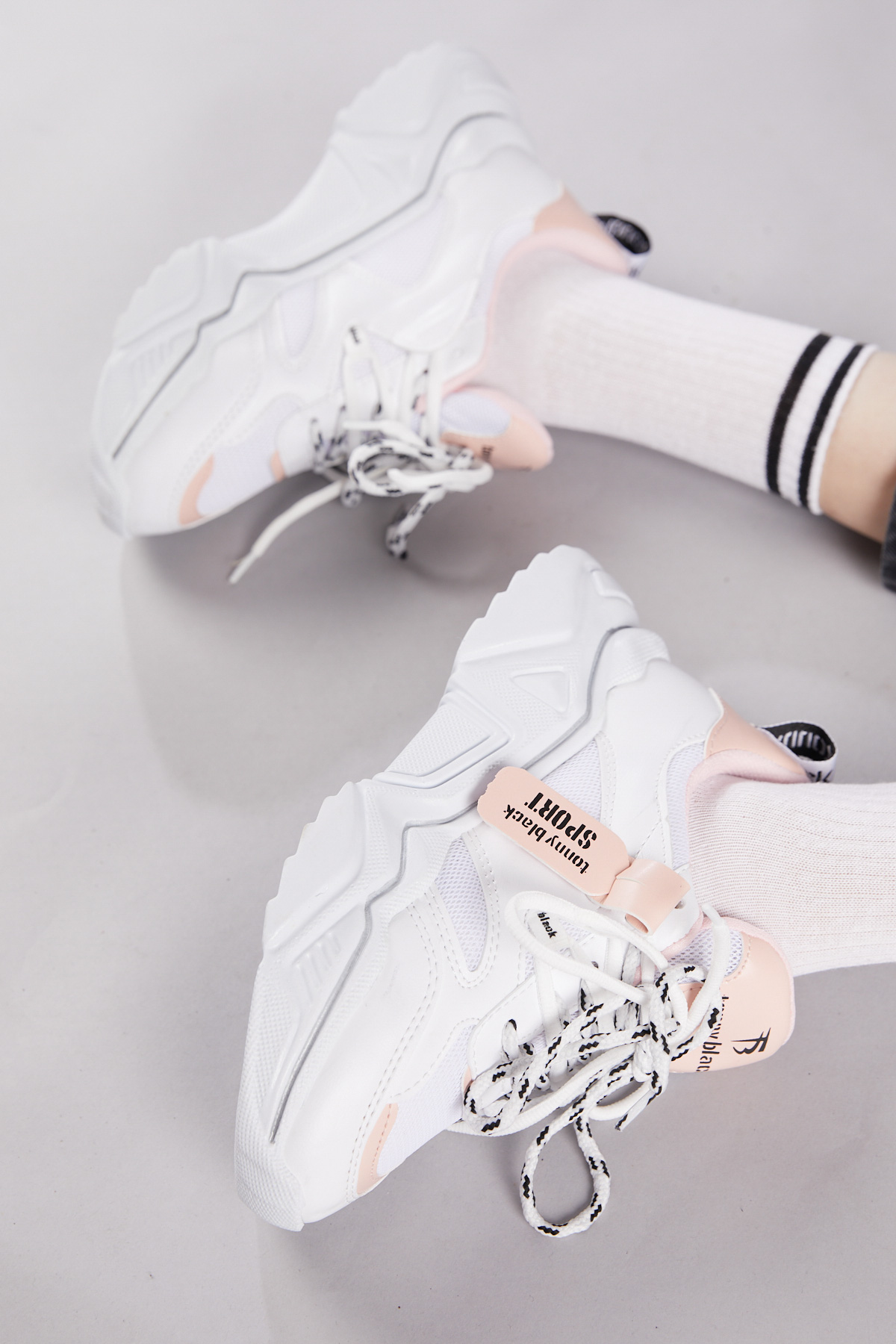 Kadın Beyaz Pembe Rahat Kalıp Yüksek Taban Çift Bağcıklı Spor Ayakkabı - Görsel 5