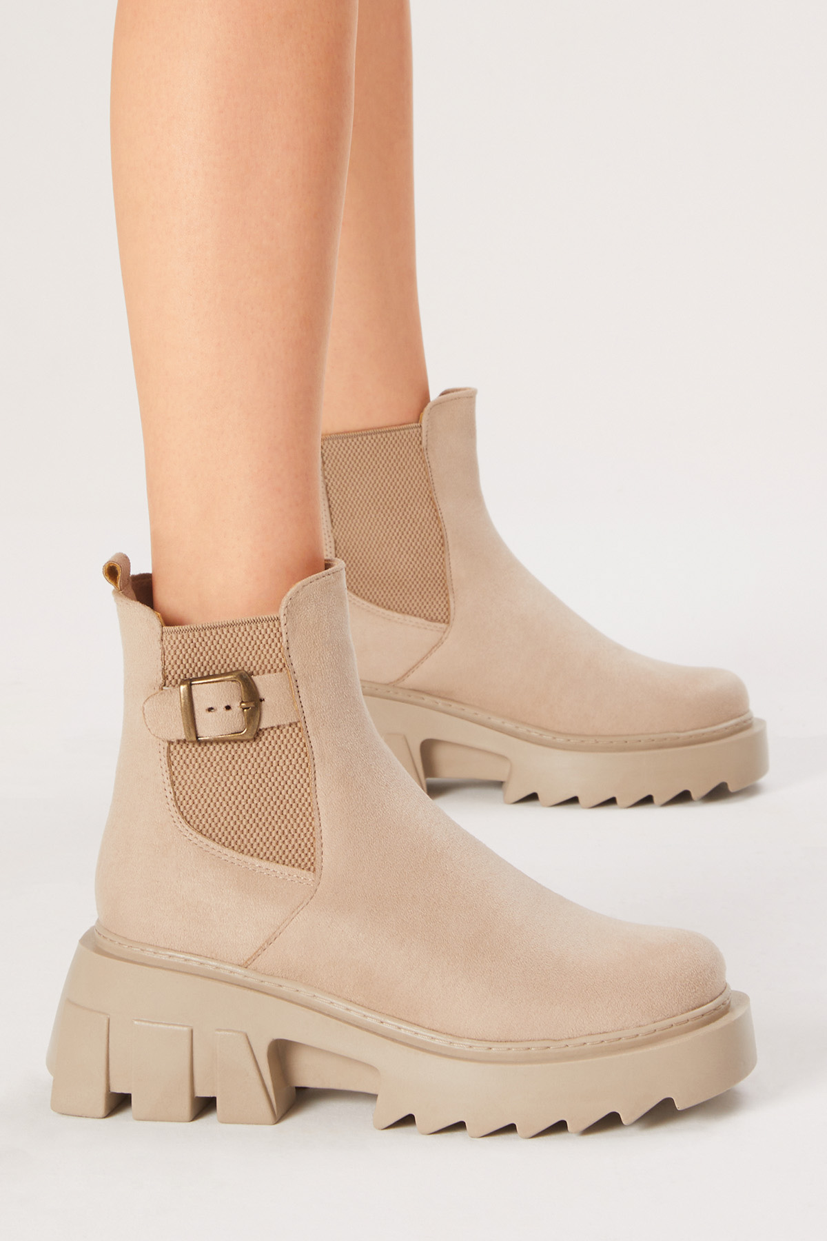 Kadın Krem Süet Rahat Kalıp Kalın Taban Tokalı Lastikli Bot - Görsel 3