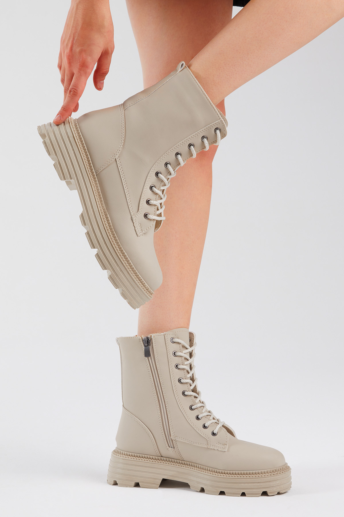 Kadın Krem Cilt Poli Taban Rahat Kalıp Bağcıklı Bot - Görsel 5