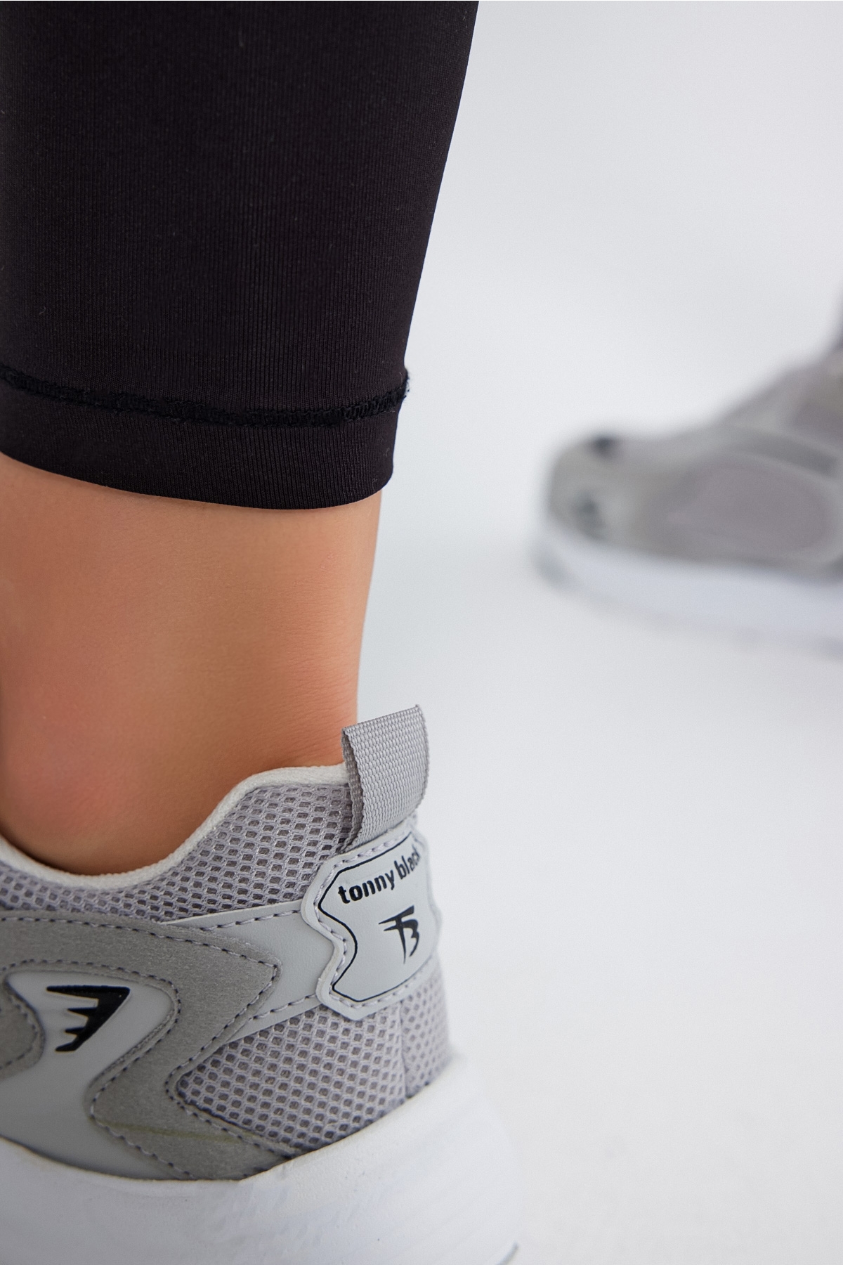 Unisex Gri Siyah Rahat Kalıp Yüksek Faylon Taban Bağcıklı Spor Ayakkabı - Görsel 5