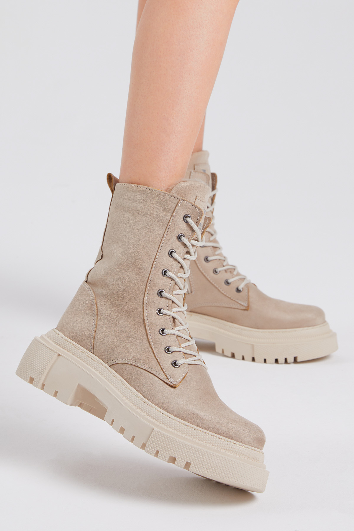 Kadın Krem Süet Rahat Kalıp Kalın Taban Bağcıklı ve Fermuarlı Bot - Görsel 2