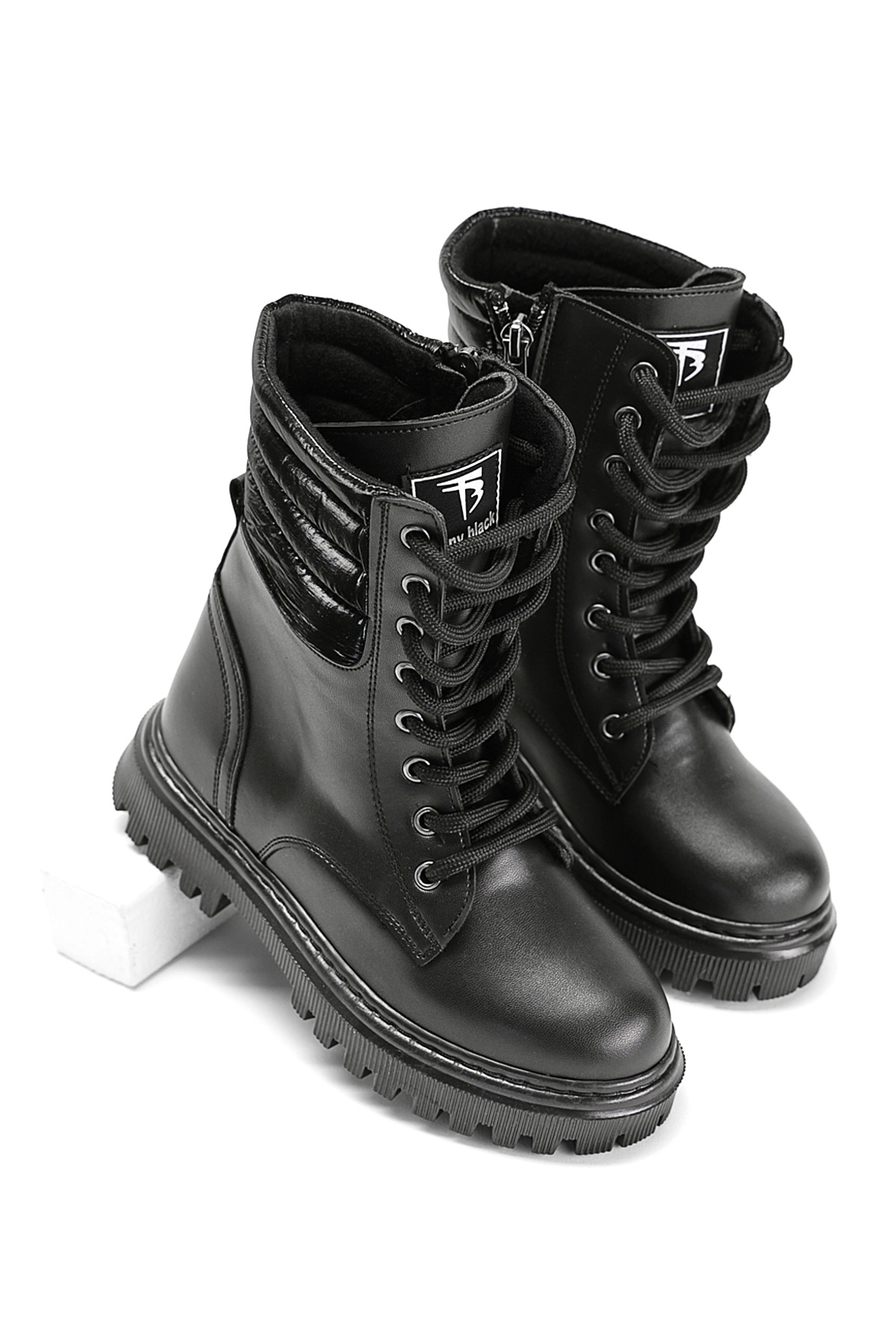 Kız Çocuk Siyah Cilt Termo Taban Yanı Kapitone Desenli Bağcıklı ve Fermuarlı Bot - Görsel 3