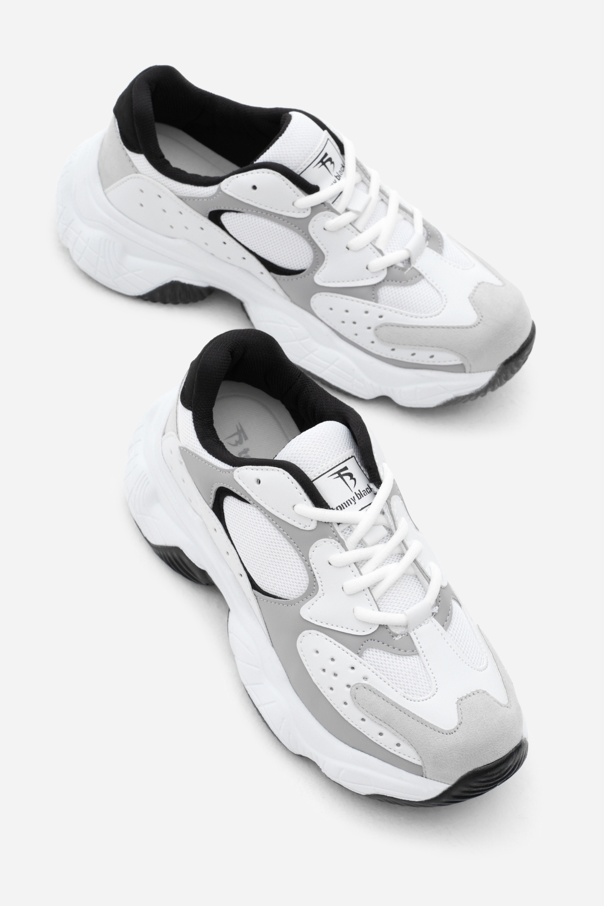 Kadın Beyaz Gri Rahat Kalıp Yüksek Taban Bağcıklı Spor Ayakkabı - Görsel 2