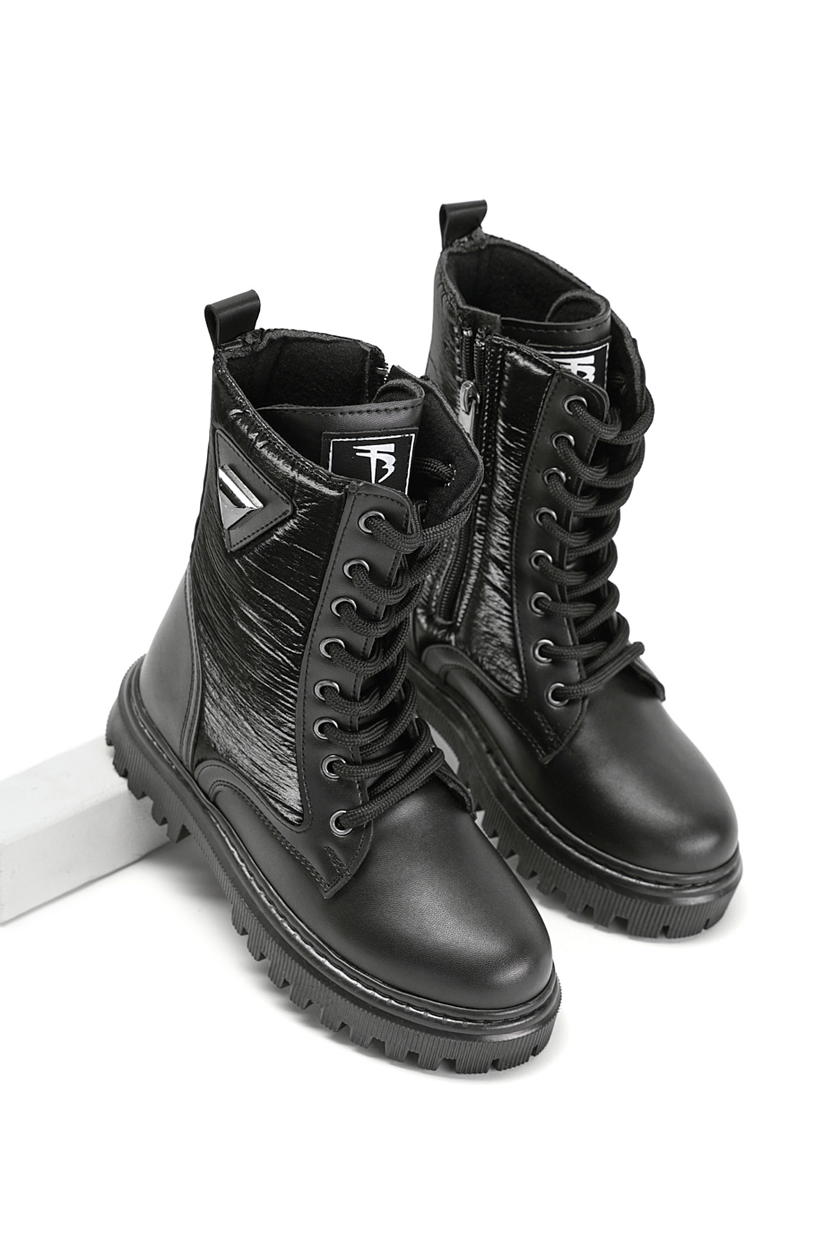 Kız Çocuk Siyah Cilt Termo Taban Bağcıklı ve Fermuarlı Uzun Bot - Görsel 4