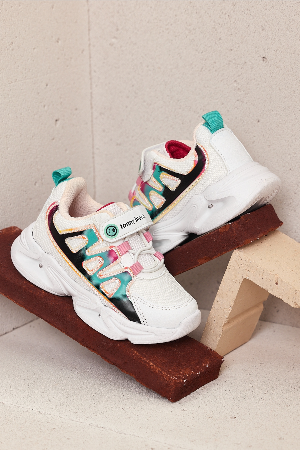 Çocuk Unisex Beyaz Şeker Rahat Kalıp Işıklı Cırtlı Ayakkabı - Görsel 4