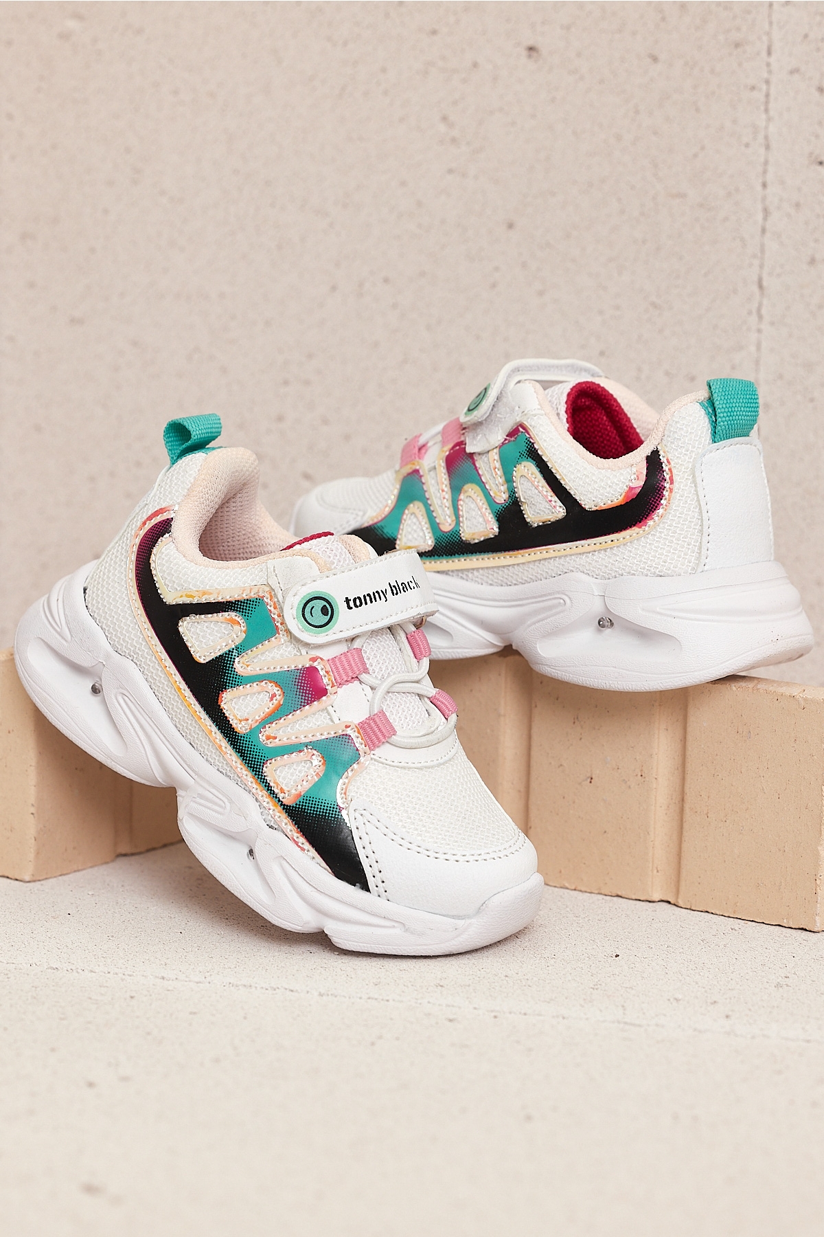 Çocuk Unisex Beyaz Şeker Rahat Kalıp Işıklı Cırtlı Ayakkabı - Görsel 5