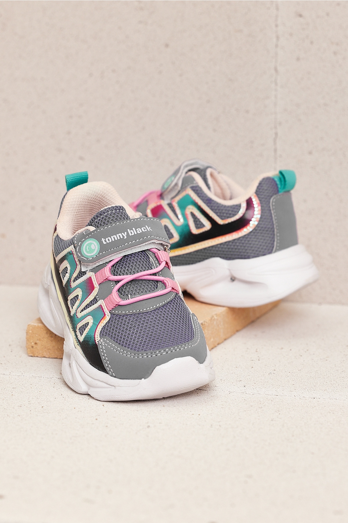 Çocuk Unisex Lila Şeker Rahat Kalıp Işıklı Cırtlı Ayakkabı - Görsel 3